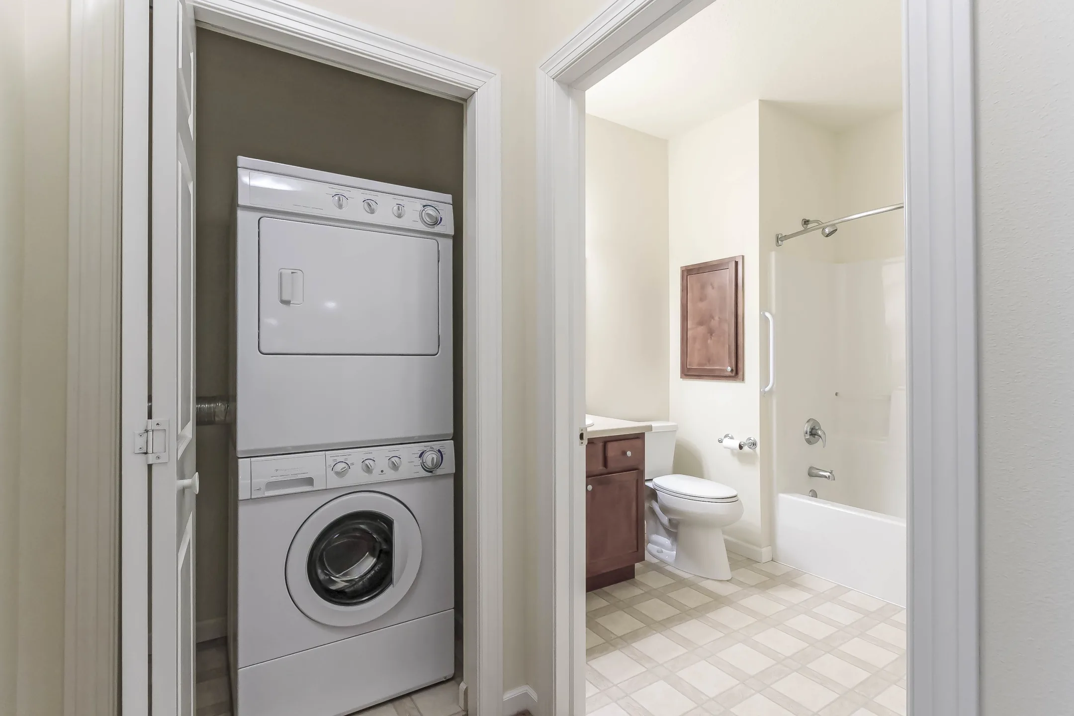 Bathroom - HighPointe Apartments - Fargo, ND