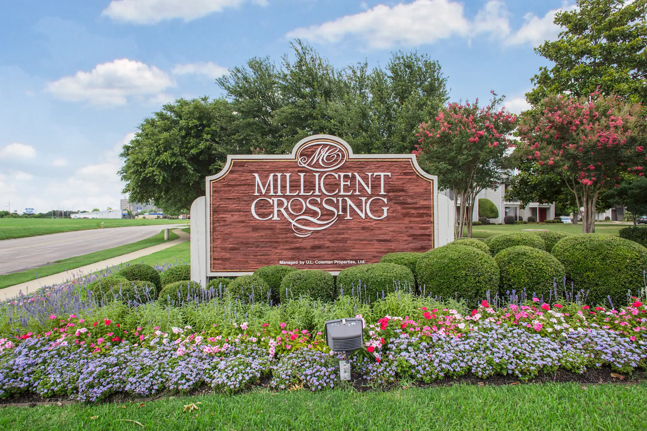 Millicent Crossing Apartments 8700 Millicent Way Shreveport, LA