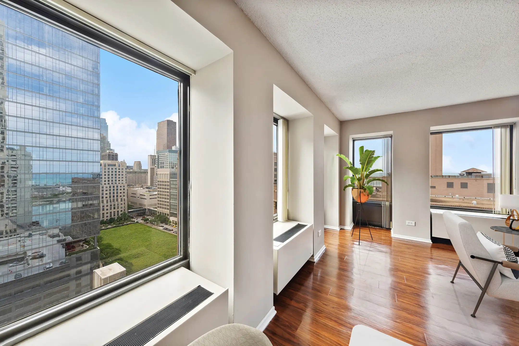 Axis Apartments and Lofts 441 E Erie St Chicago, IL Apartments for