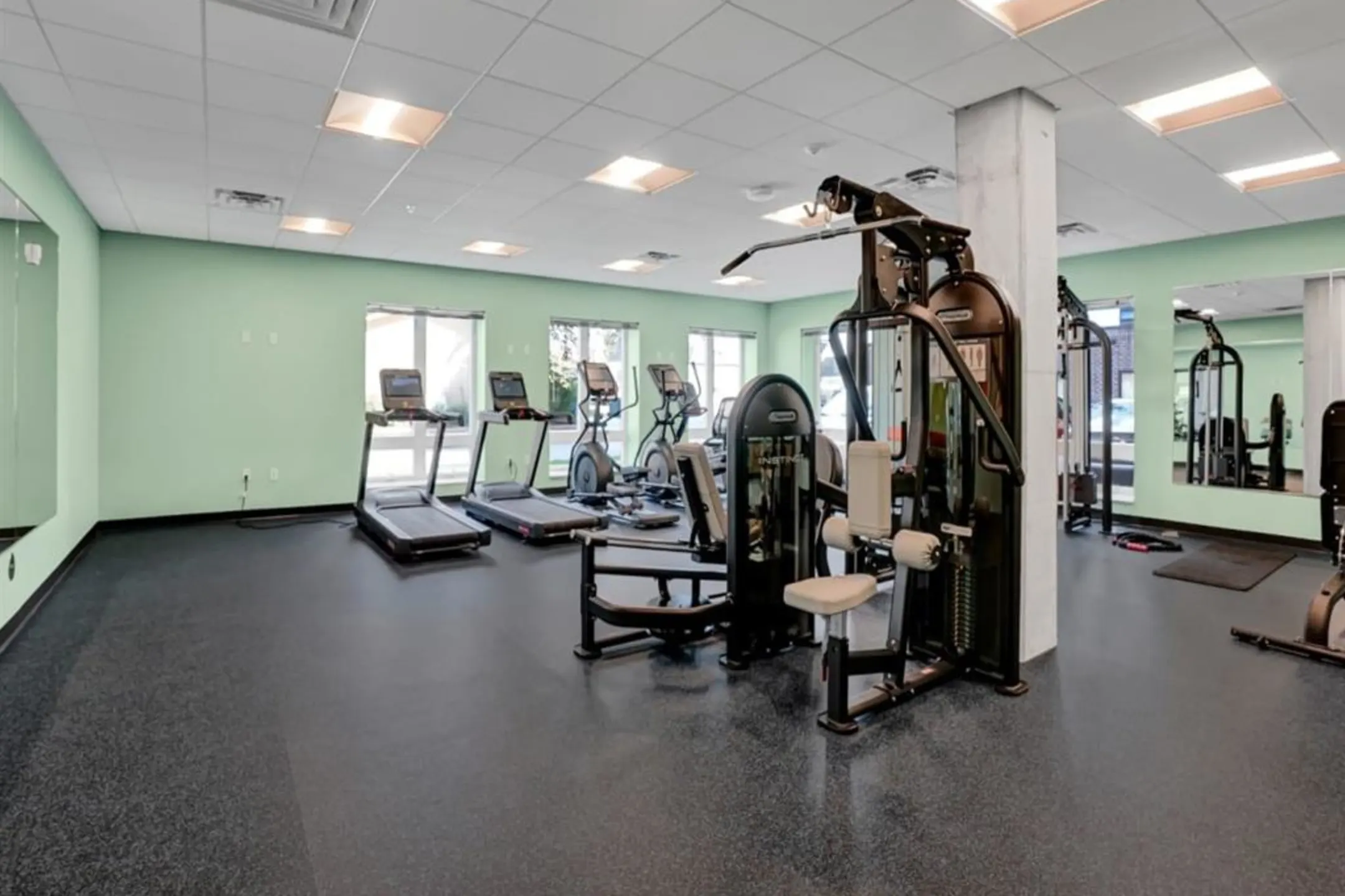 Fitness Weight Room - Timber & Tie Apartments - Minneapolis, MN