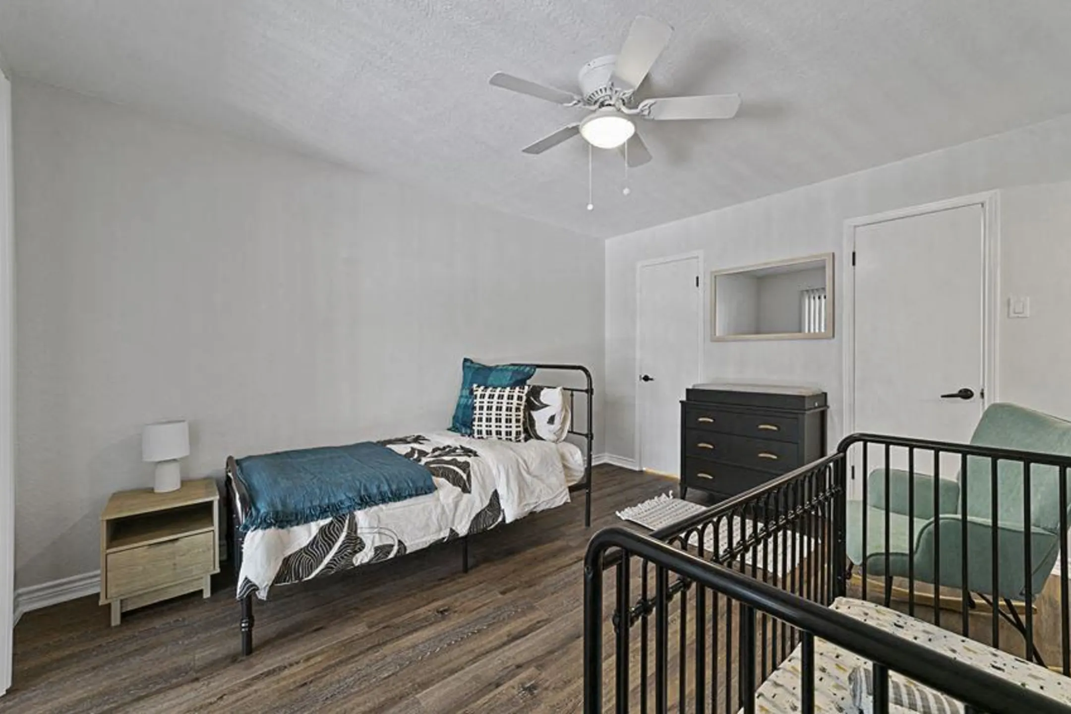 Bedroom - Courtyard Condos - Dallas, TX