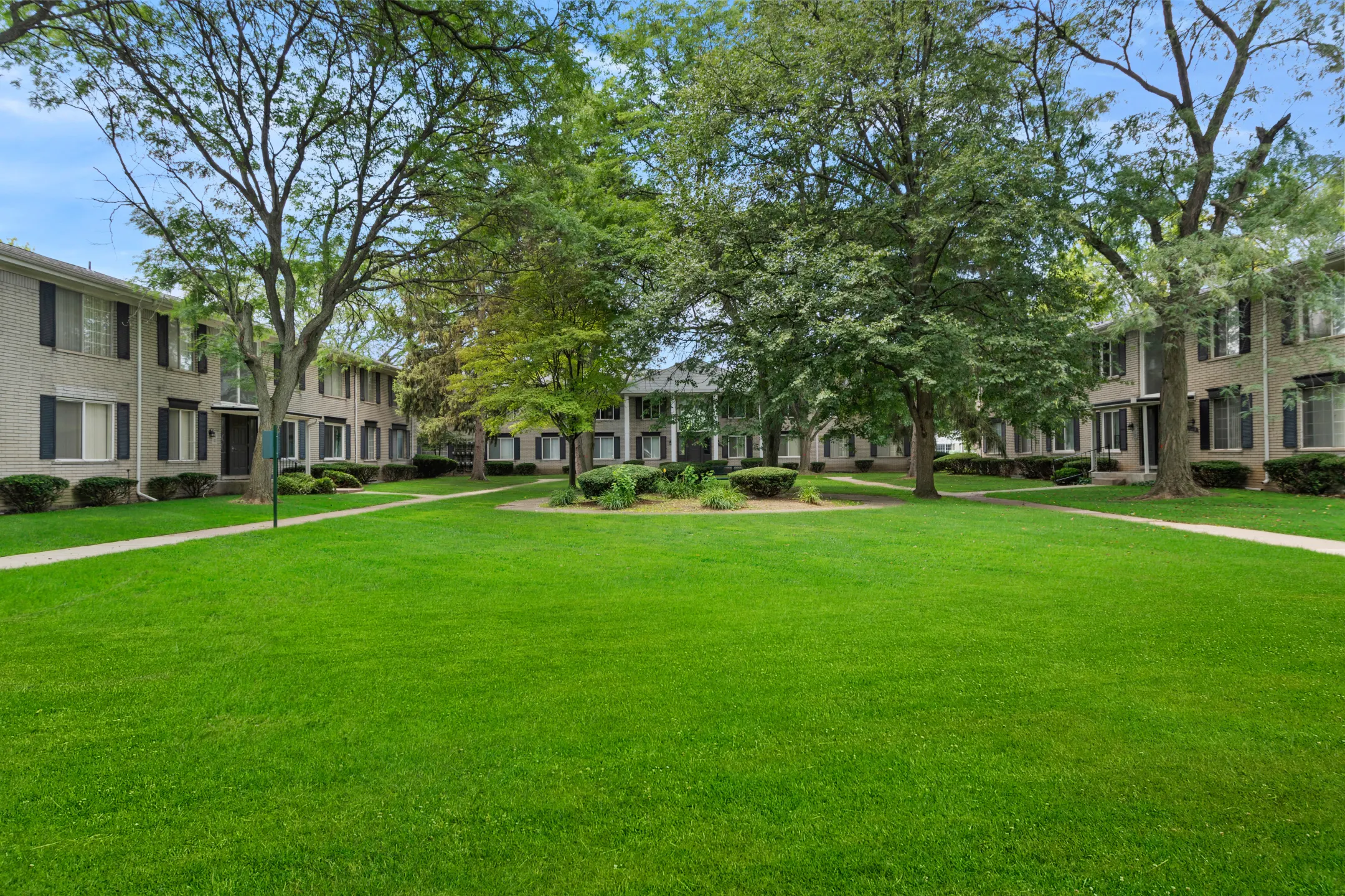 Cambridge Square Apartments Southfield, MI 48076