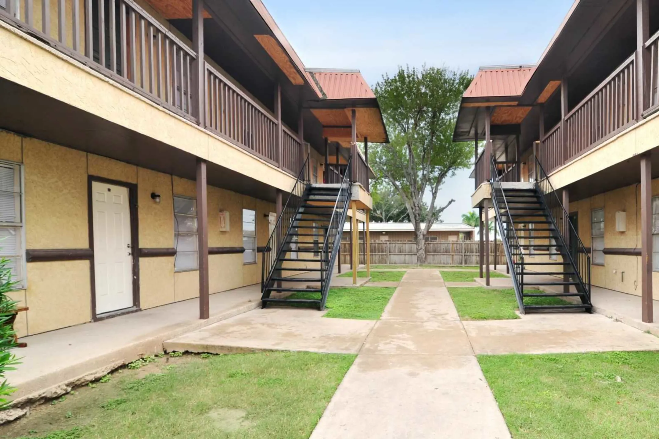 Building - Crossings Apartments - McAllen, TX