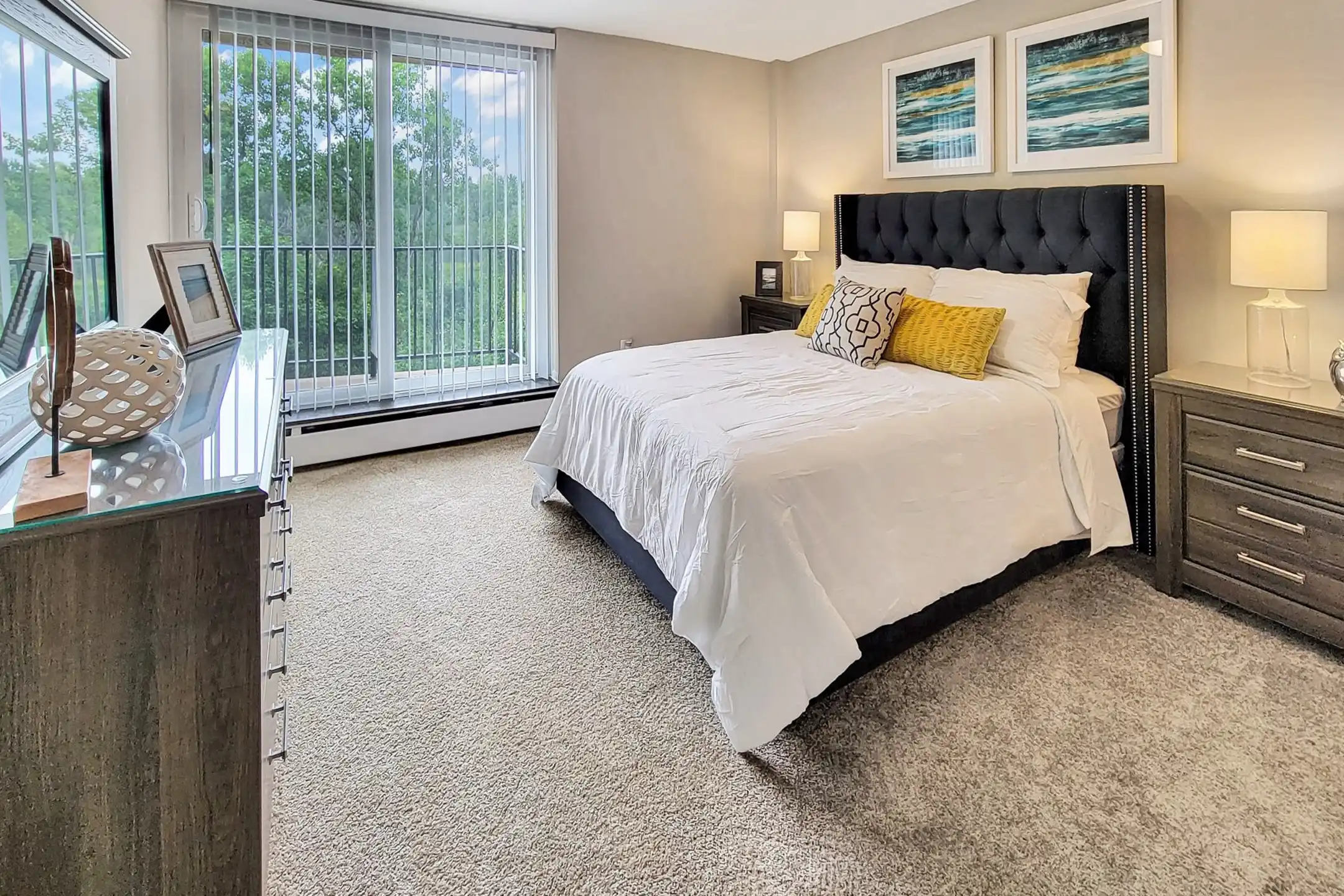Solon Club Apartments - Bedford, OH