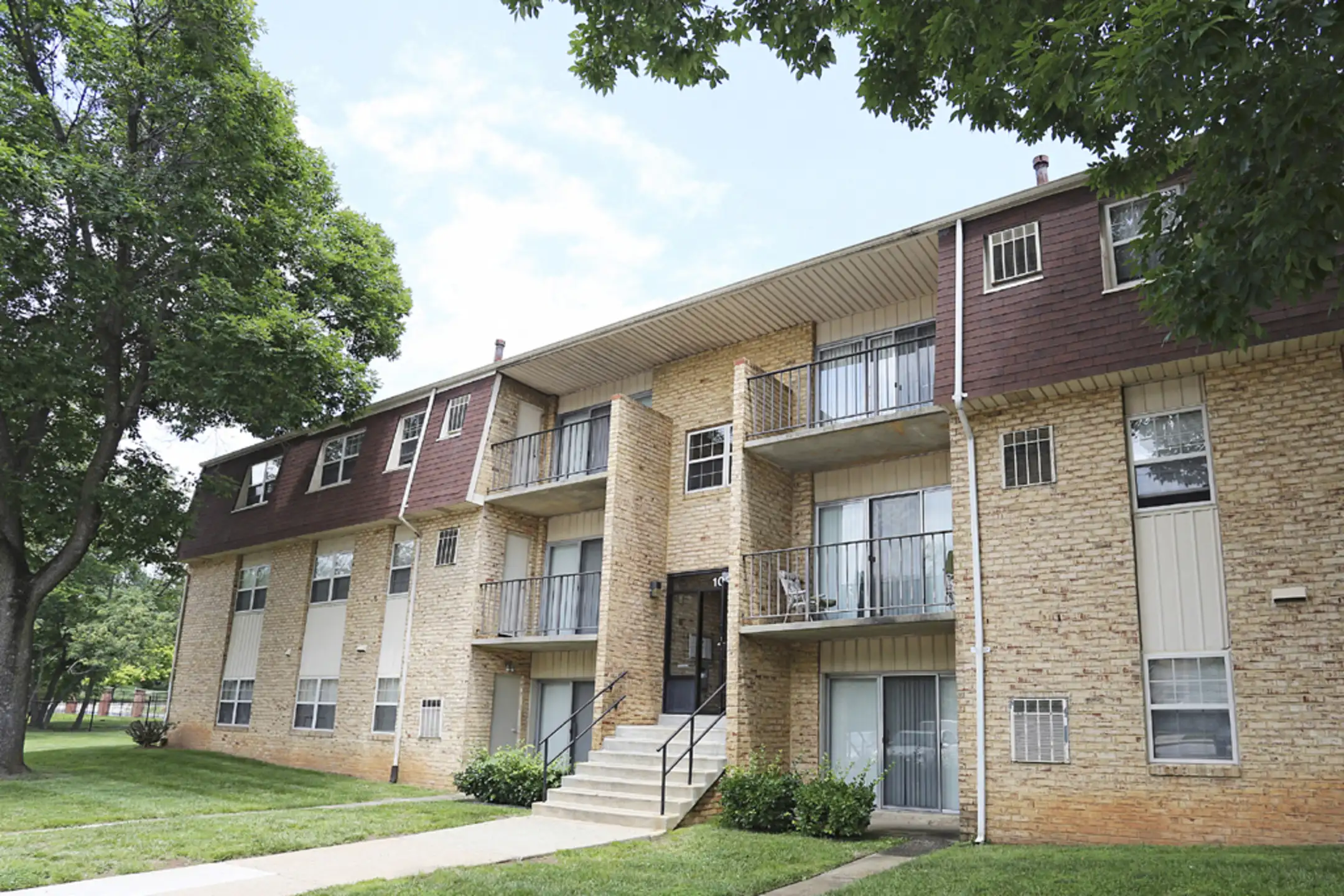 Village Of Pine Run Apartments Windsor Mill, MD 21244