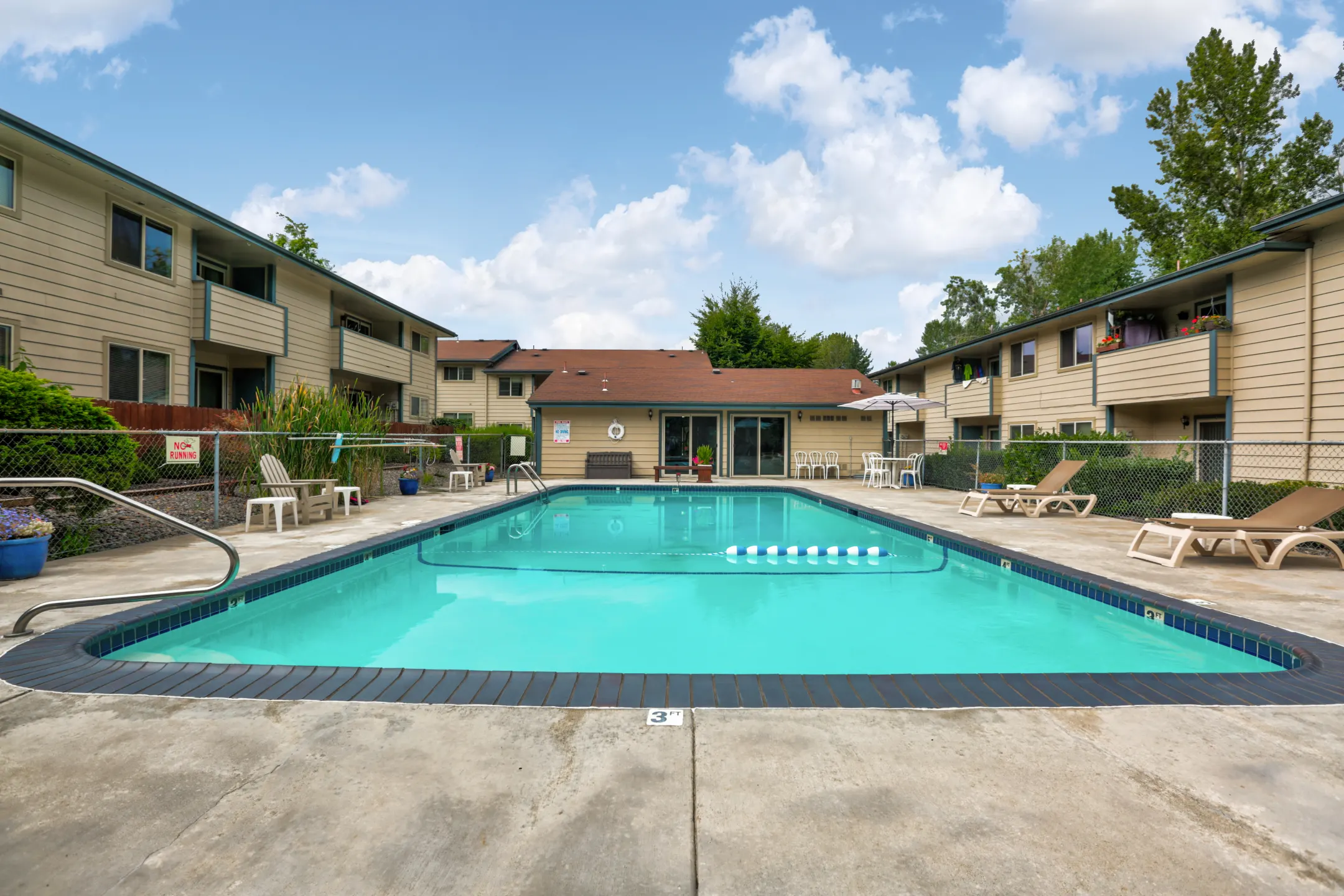 Laurelwood Estates 4850 SW Laurelwood Ave Portland, OR Apartments