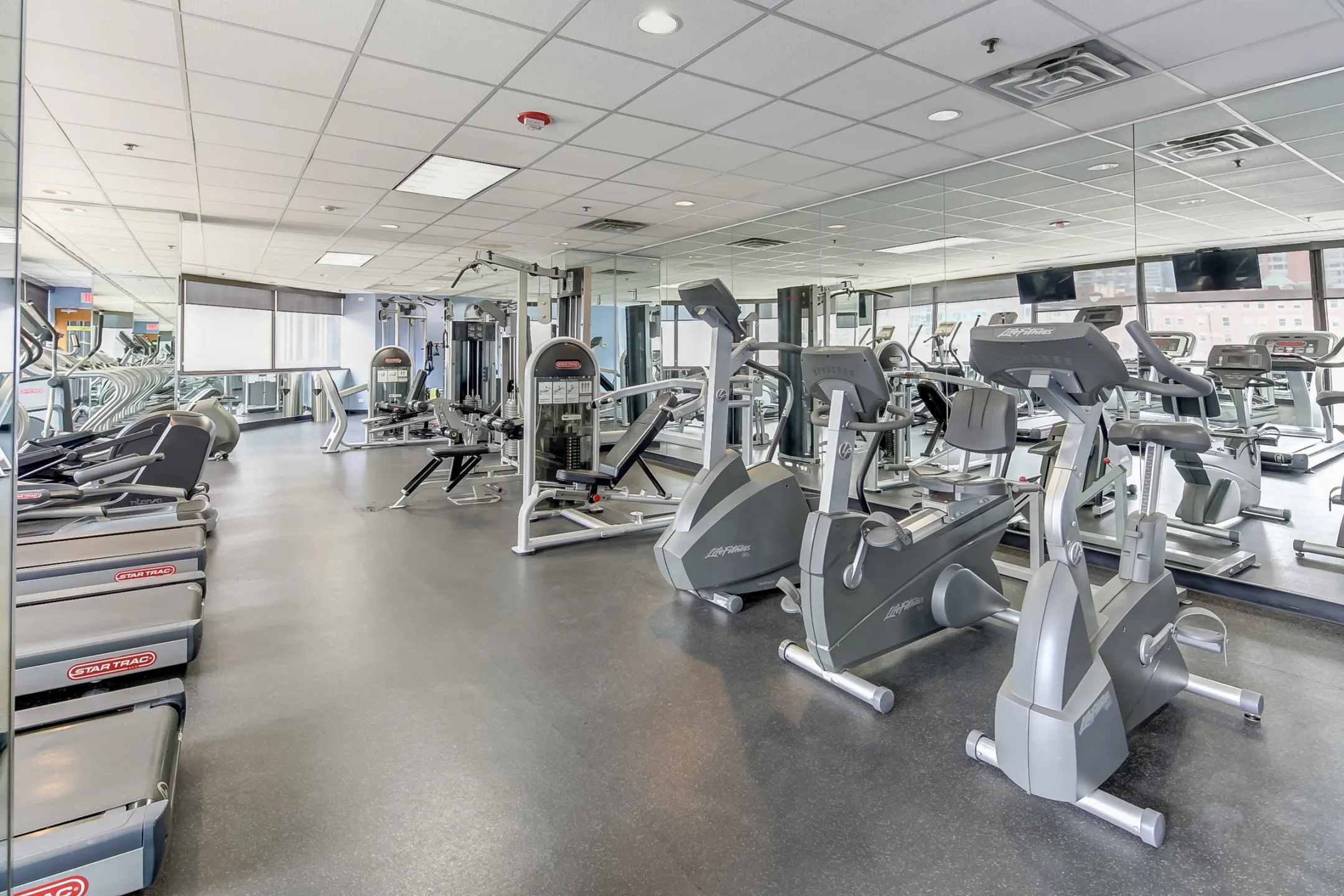 Fitness Weight Room - Lake Shore Plaza - Chicago, IL