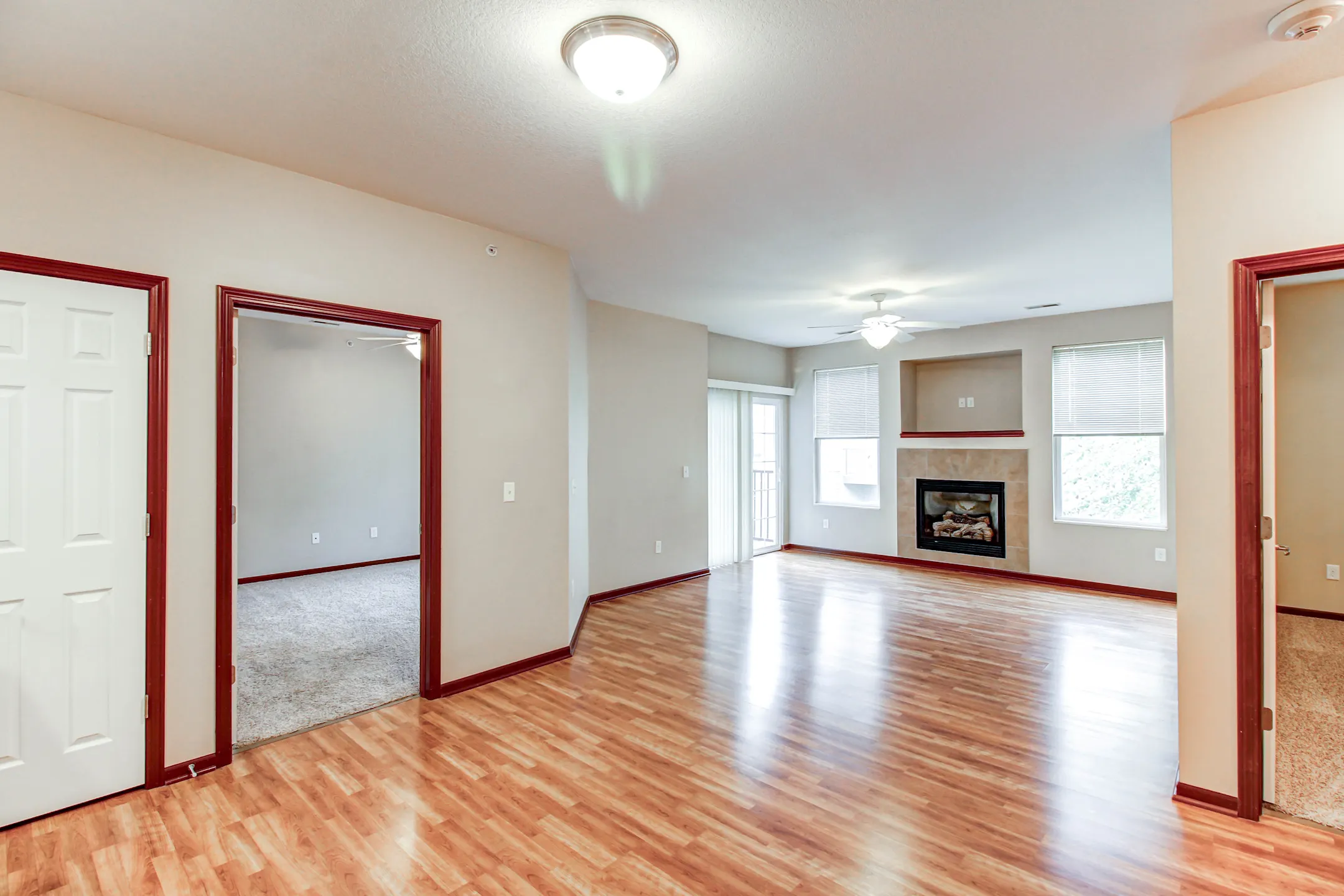 Living Room - The Woodland Reserve Apartments - Ankeny, IA