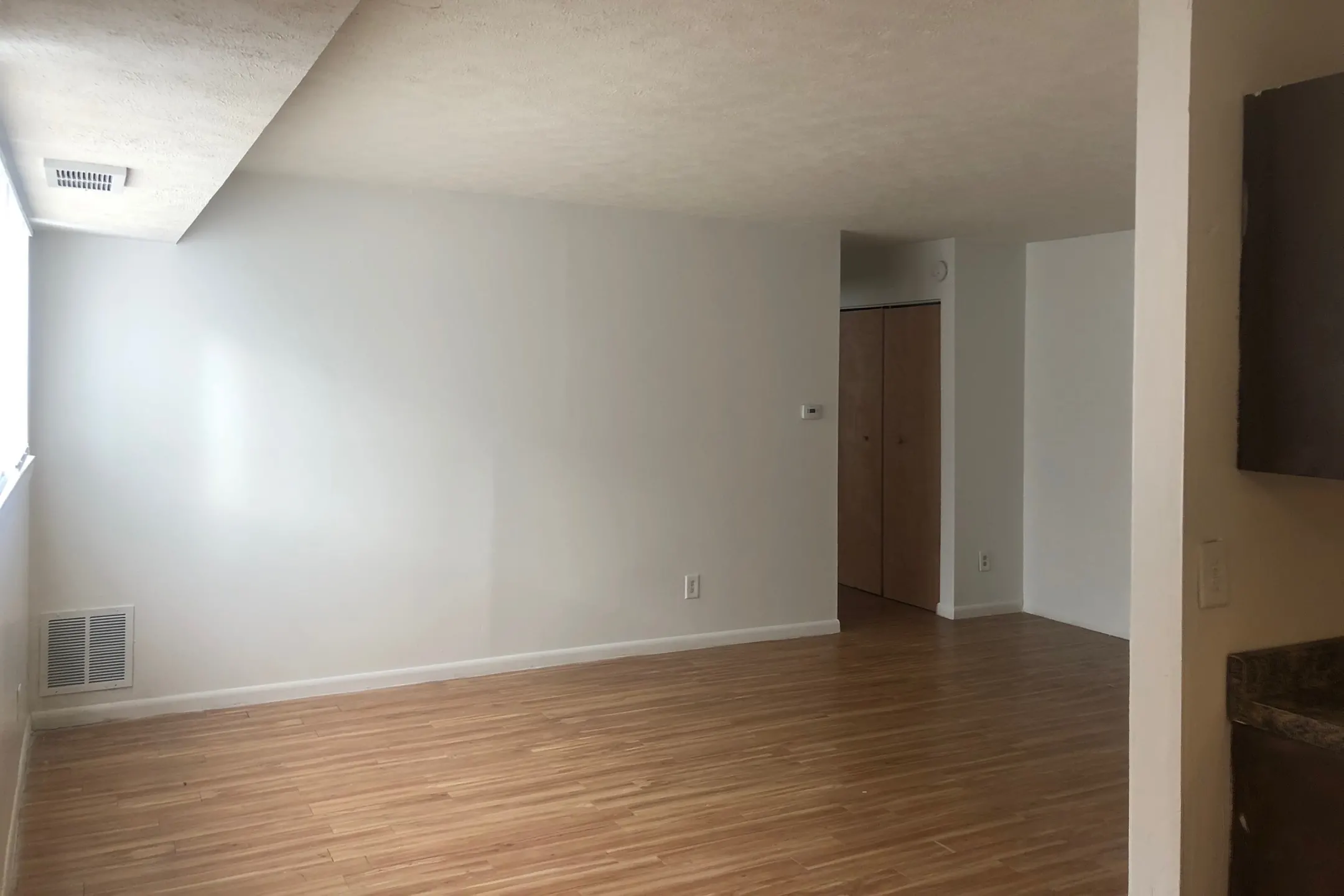 Living Room - Genesis Apartments - Richmond, IN