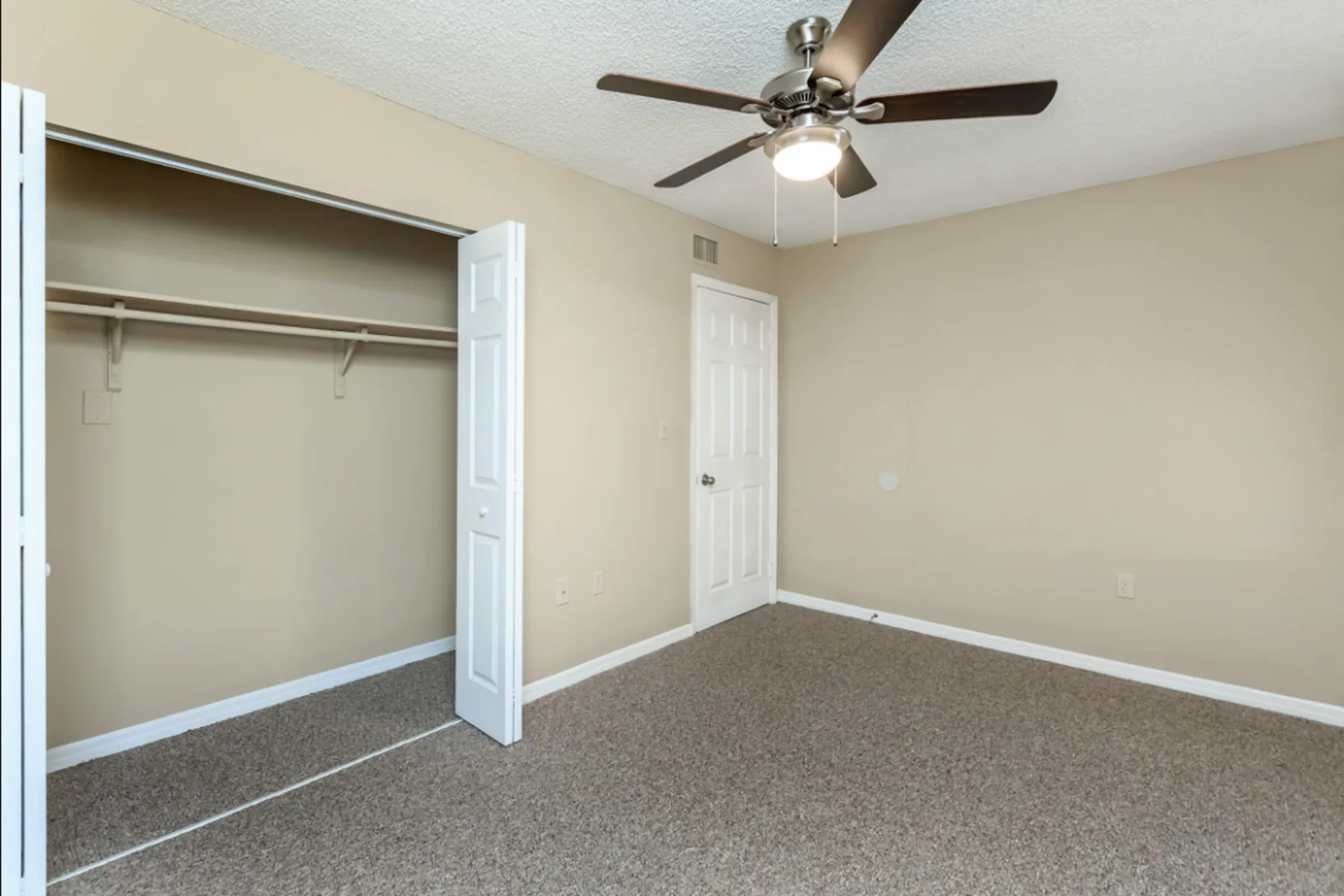 Whispering Oaks Apartments 240 Whispering Oaks Ct Orange City, FL