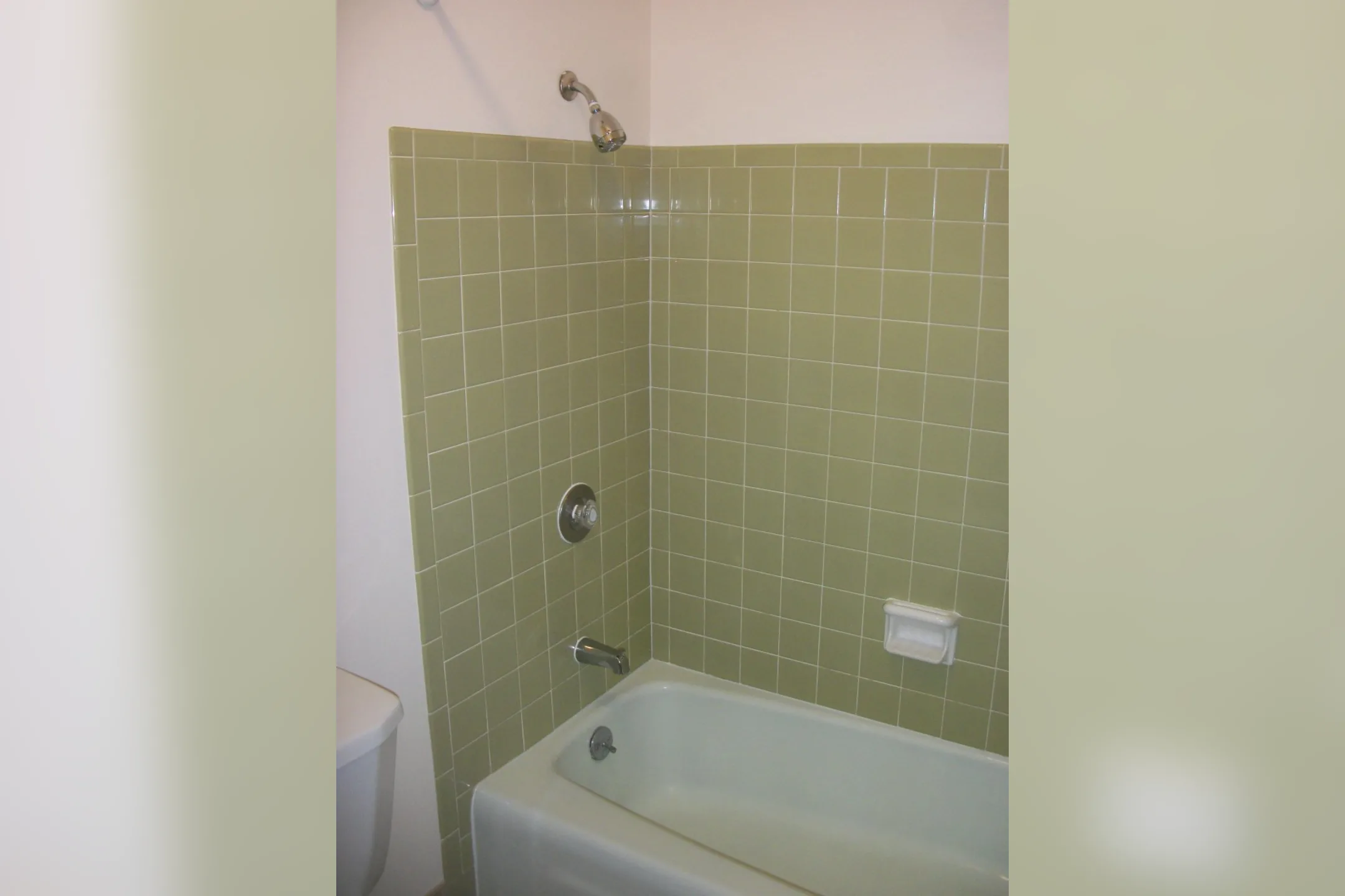 Bathroom - Morningside Hills Apartments - Waukesha, WI