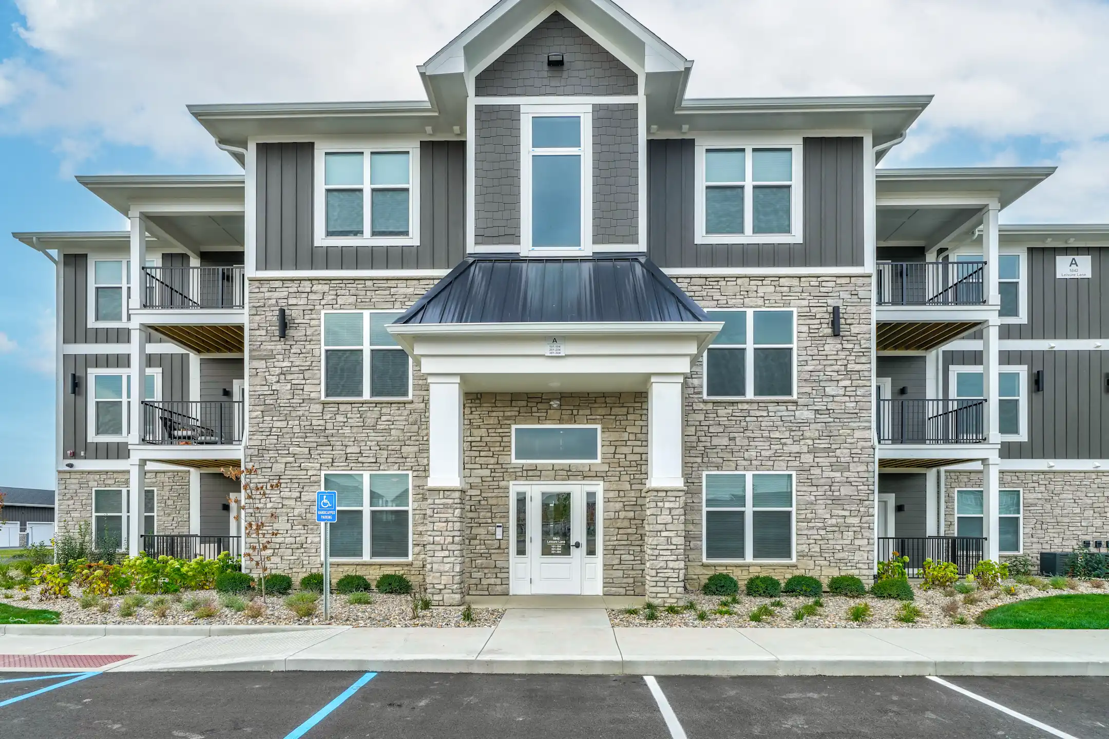 The E 5821 Elevated Way Whitestown, IN Apartments for Rent Rent.