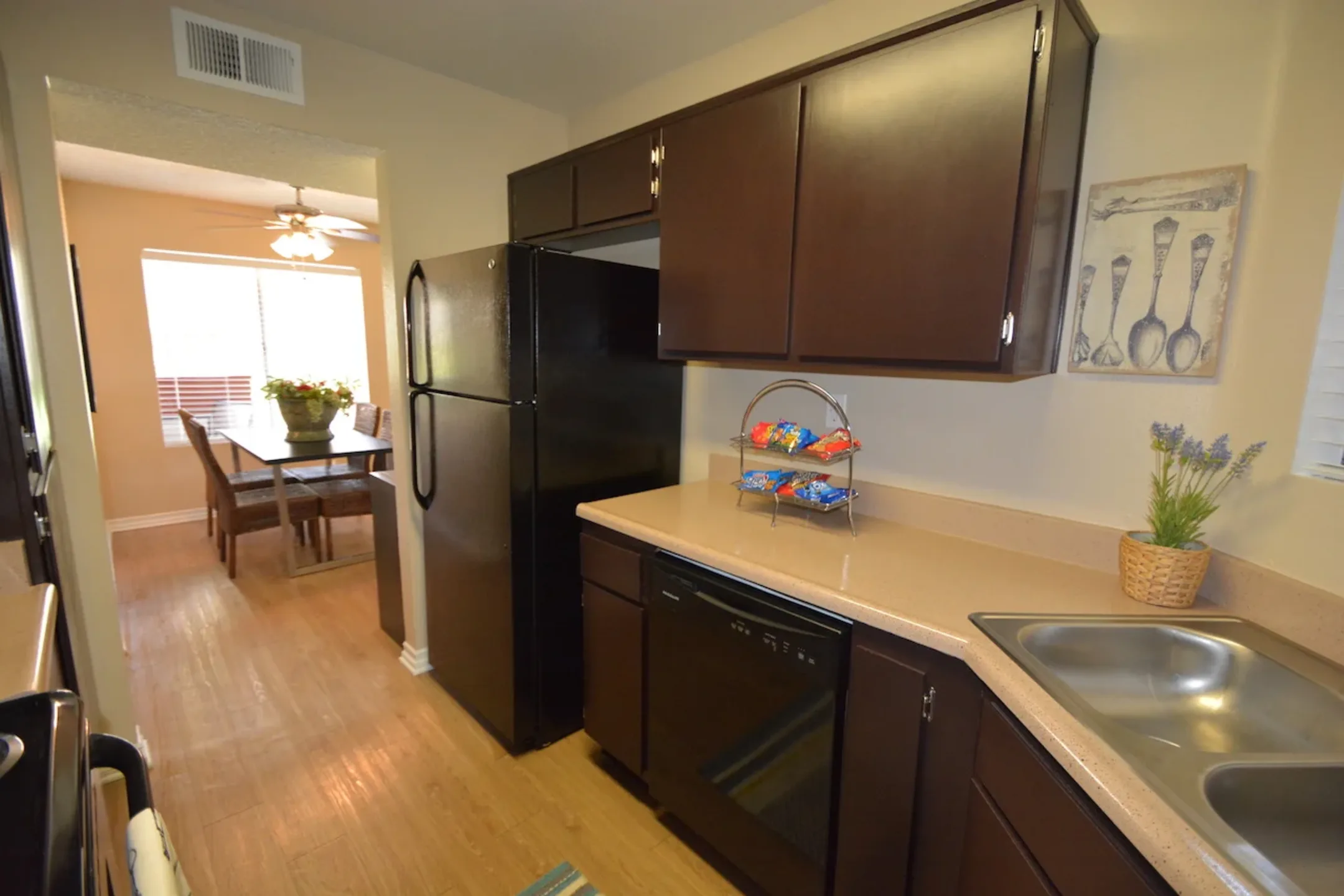 The Arches at Regional Center West 570 Knollview Ct Palmdale, CA