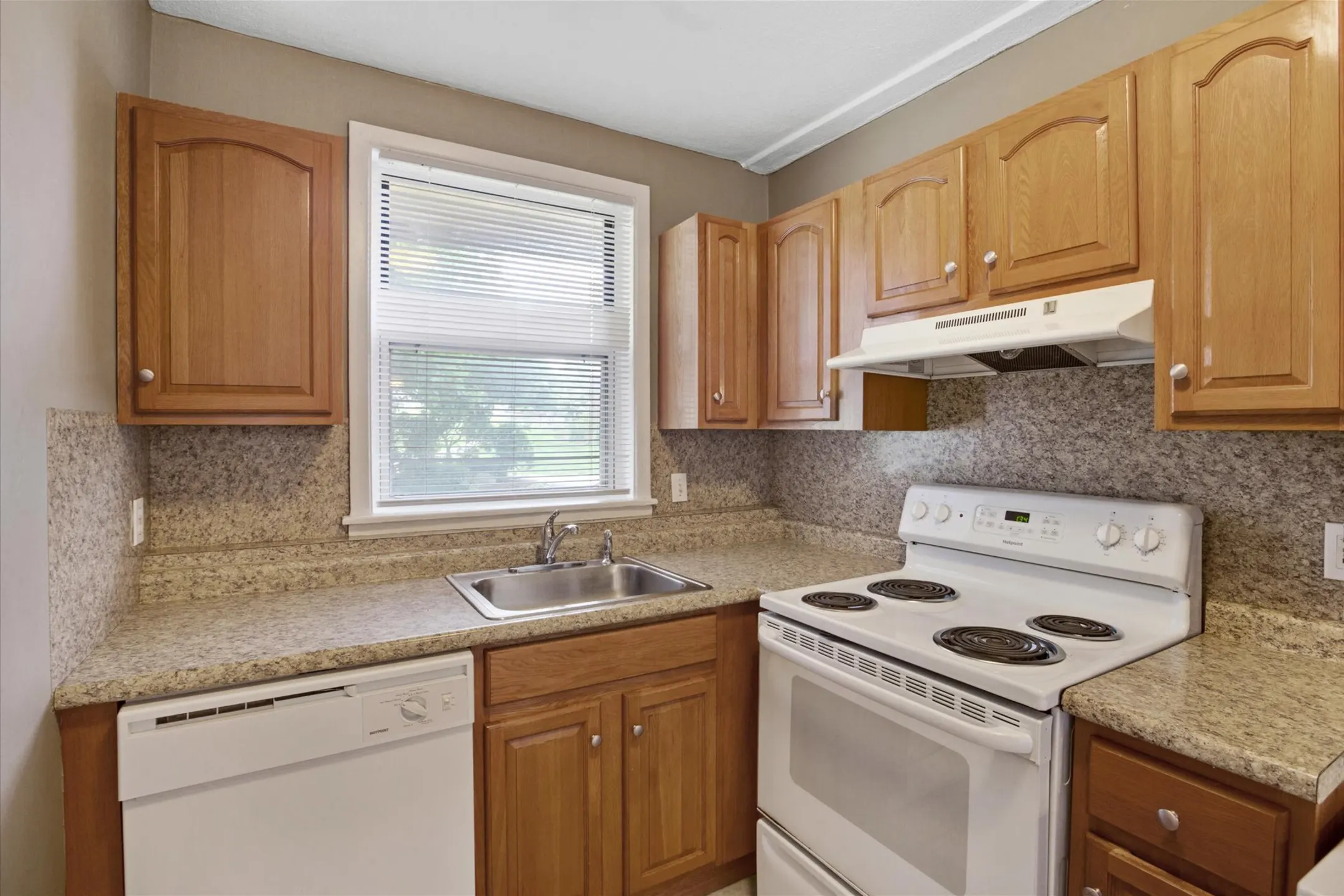 Francis Crossing Apartment Homes Apartments Randolph, MA 02368