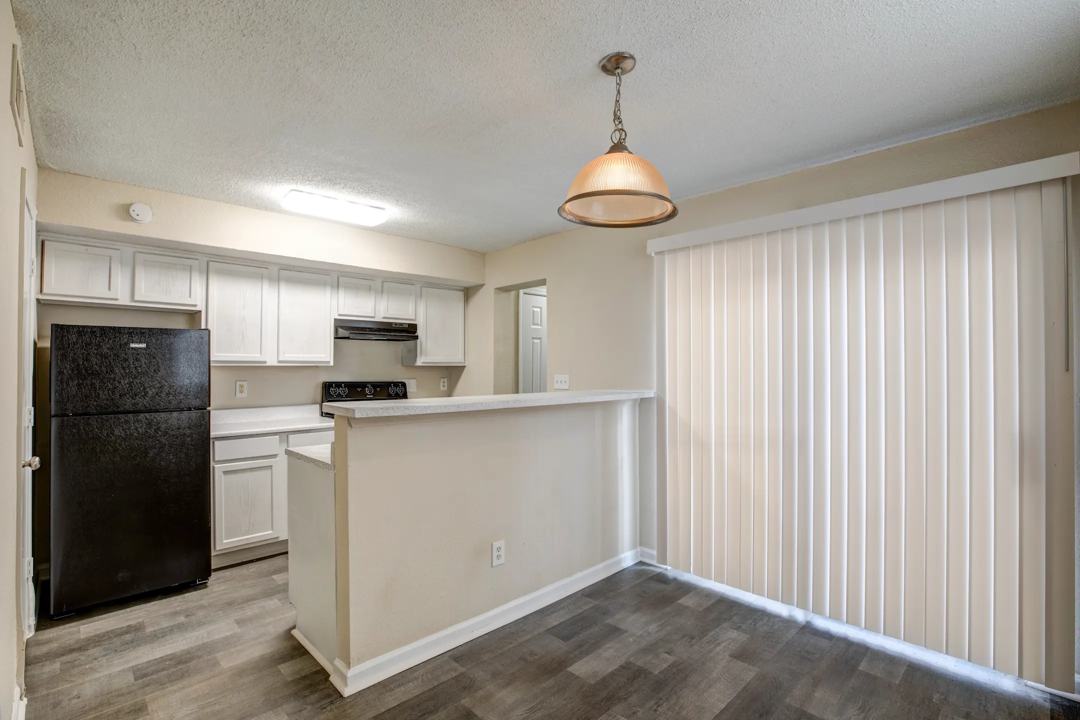 Kitchen - Towne at Lakewood Heights - Atlanta, GA