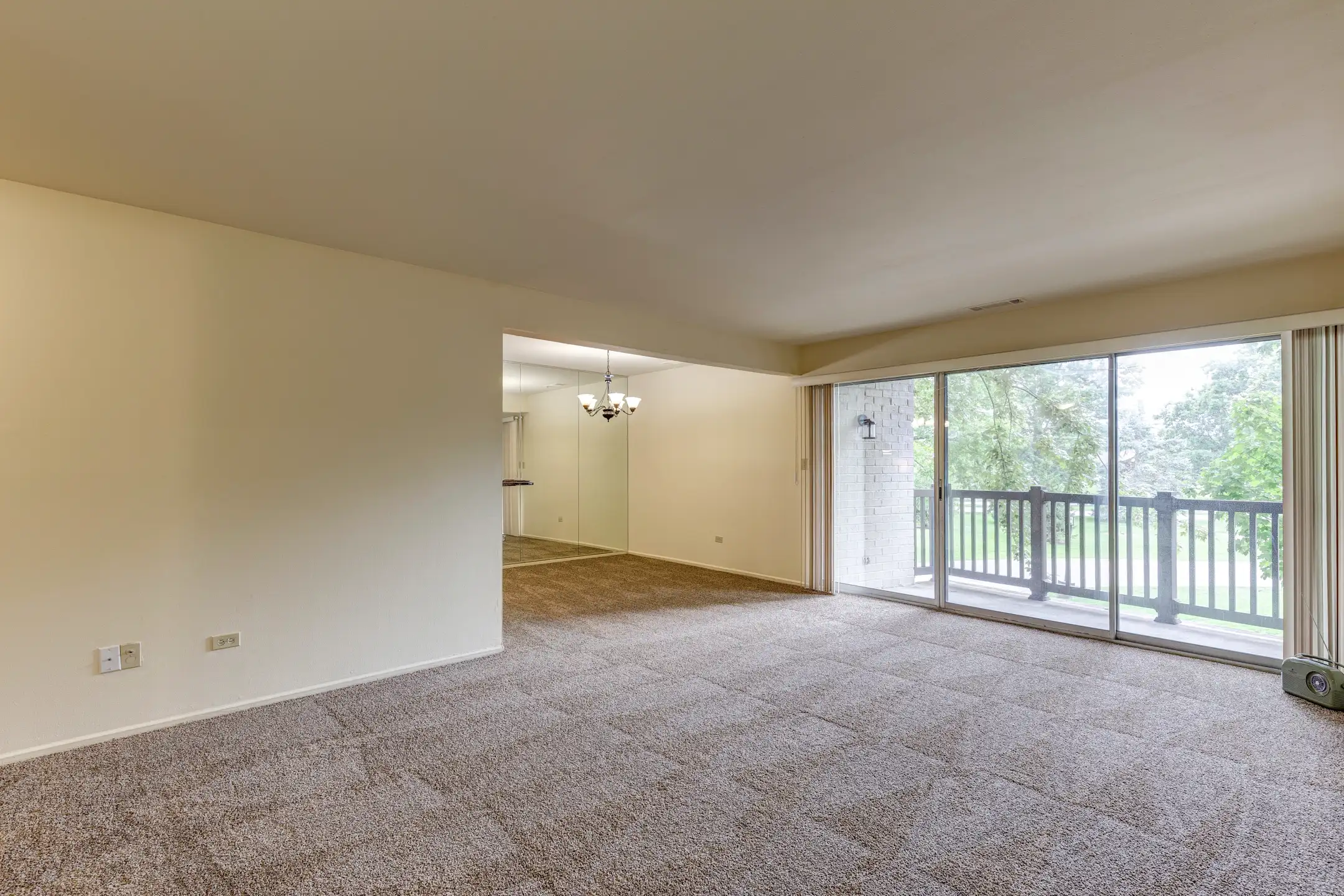 Stonebridge of Arlington Heights Apartments Arlington Heights, IL 60004