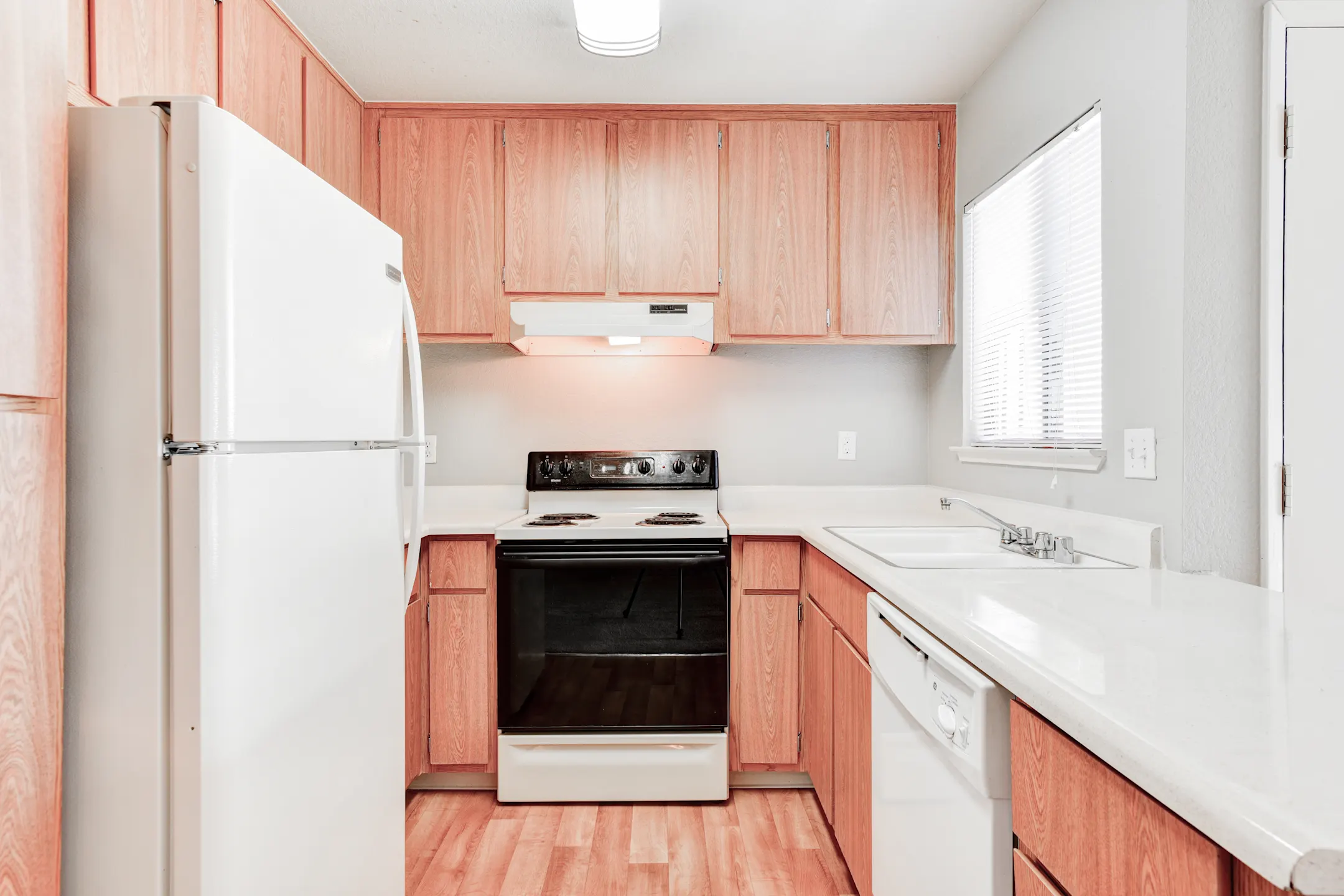 Mosaic Apartments 1128 E Leland Rd Pittsburg, CA Apartments for