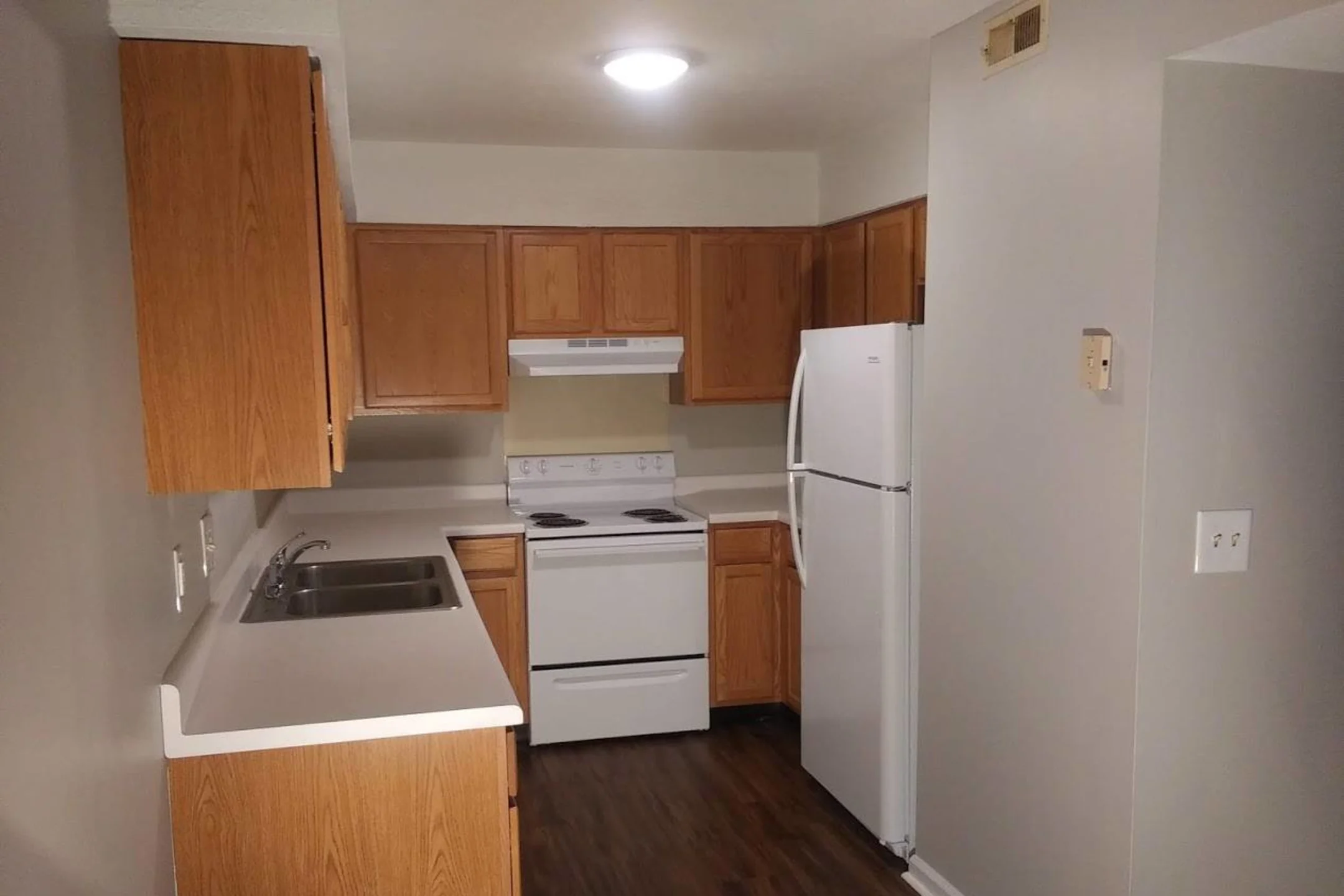 Oak Tree Farms Apartment Homes 2101 Pin Oak Dr Hopkinsville, KY