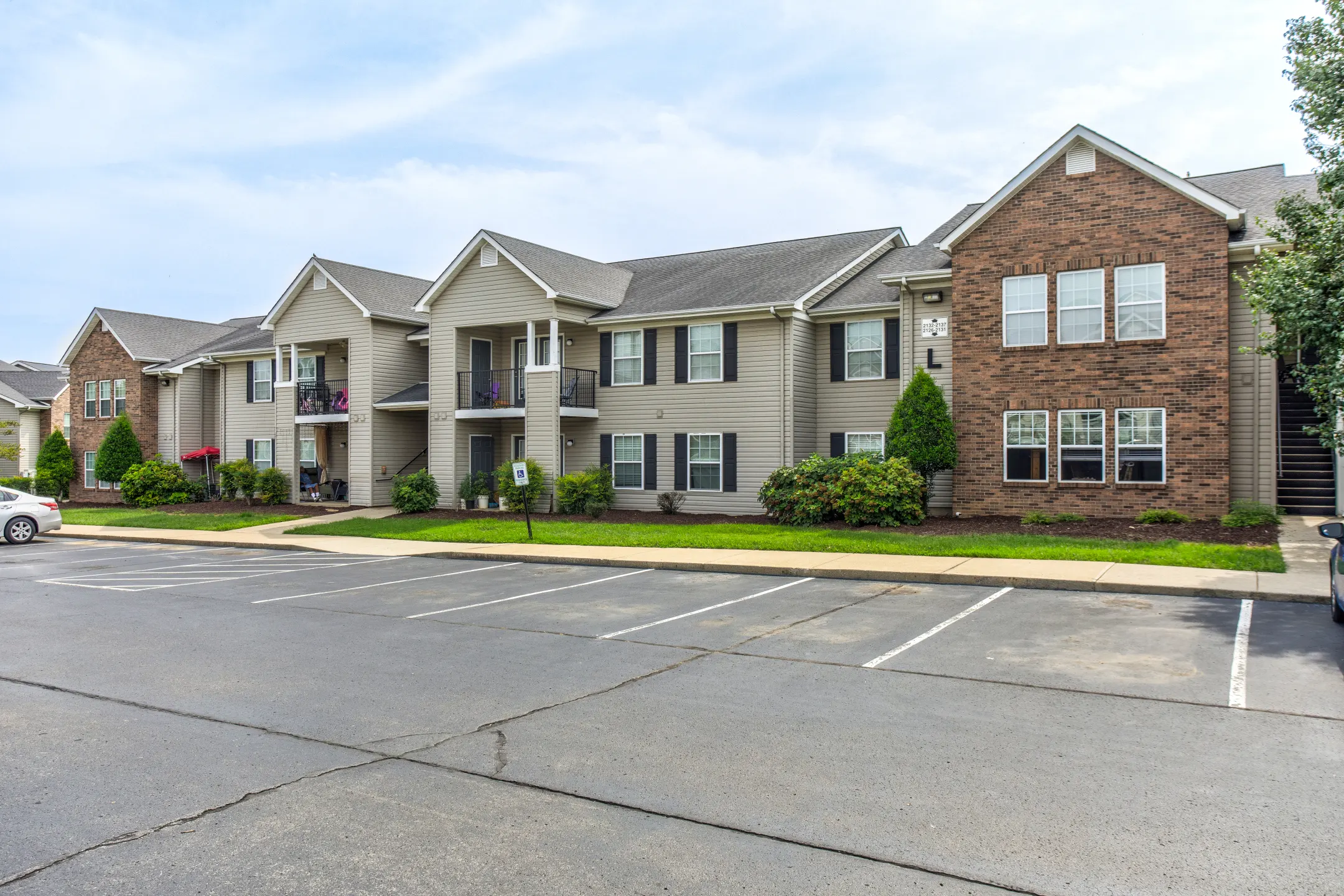 Summer Creek Apartments - La Vergne, TN 37086