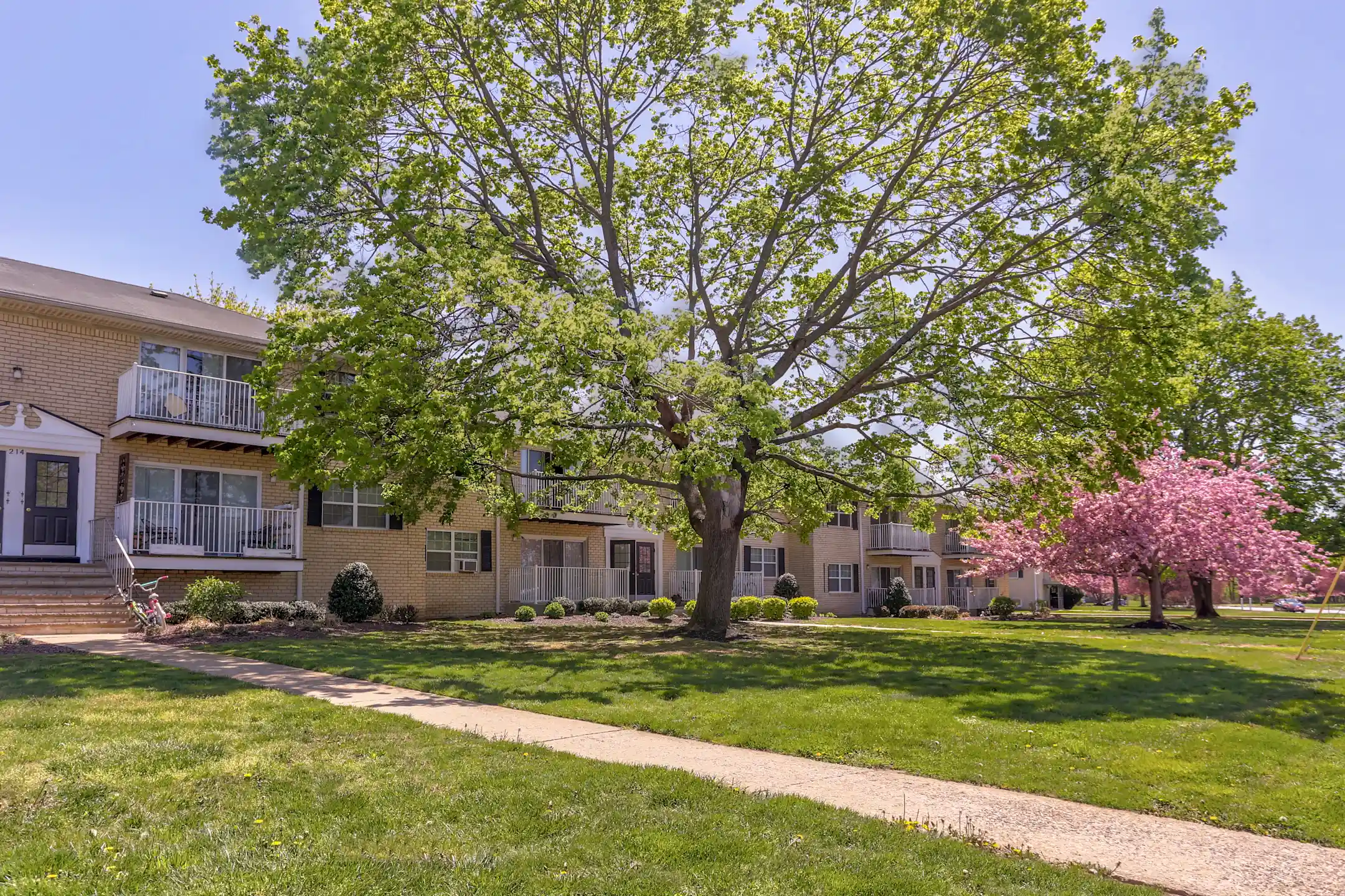 Chesterfield Apartments Apartments Freehold, NJ 07728