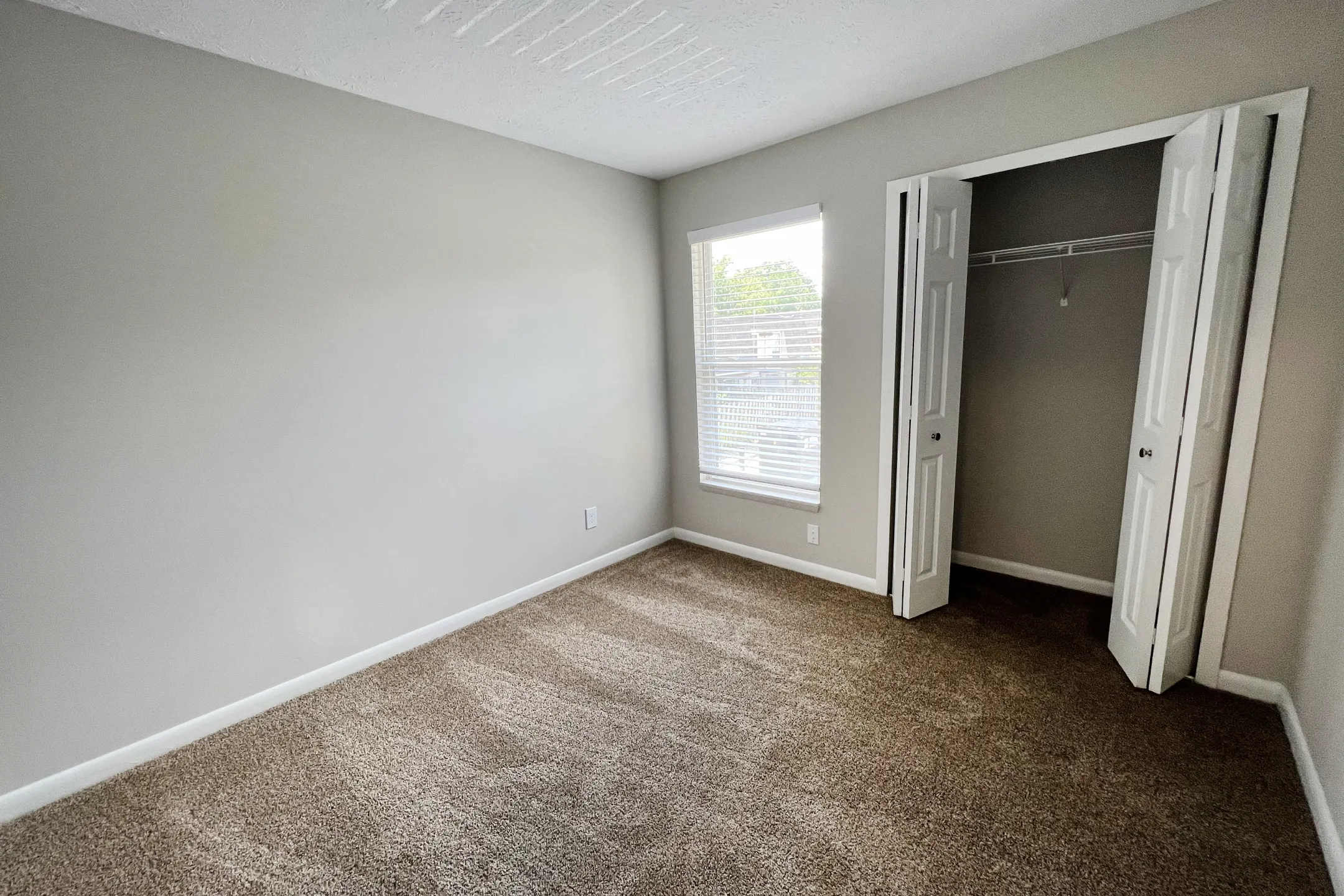 Bedroom - Miamisburg By The Mall - Miamisburg, OH