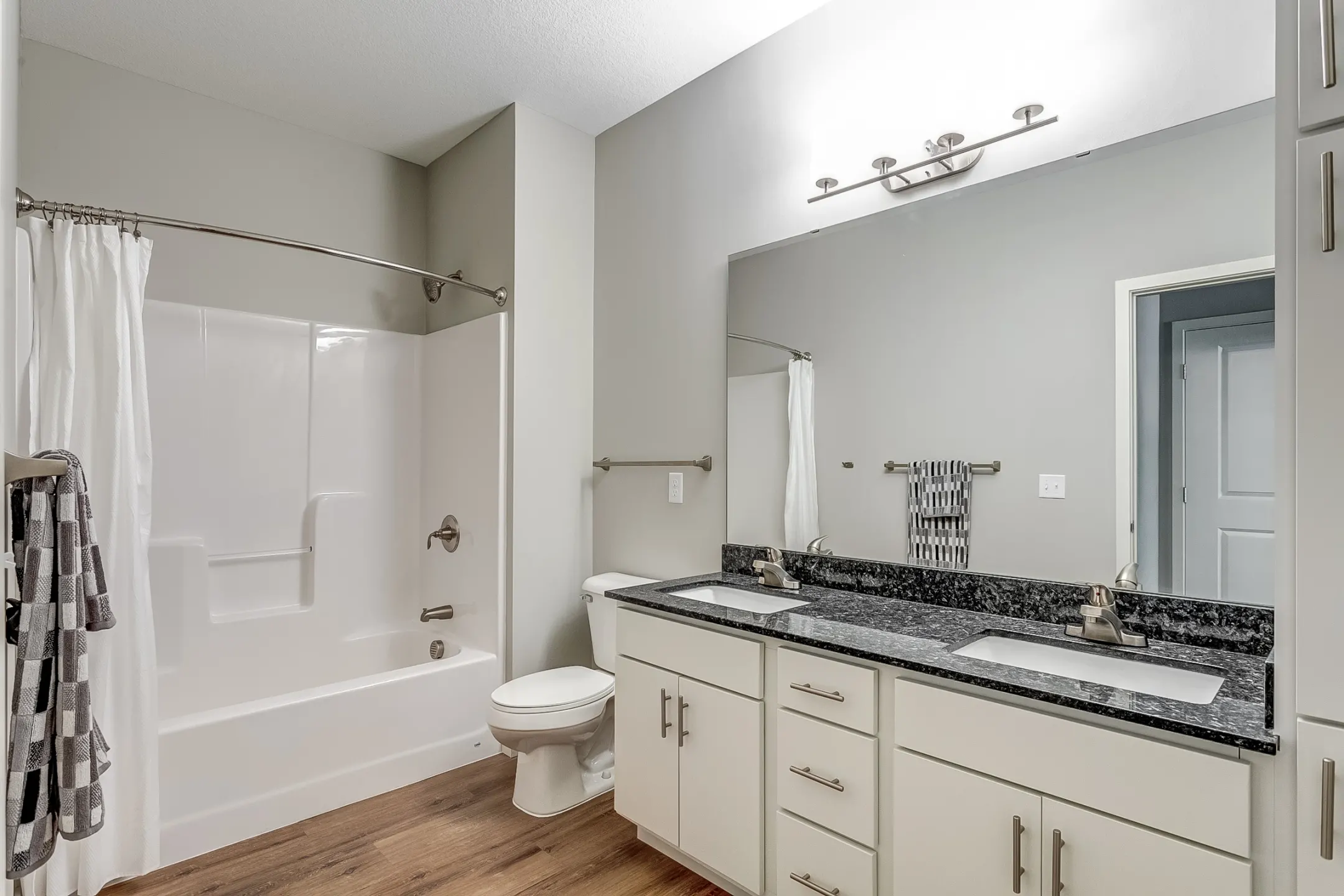 The Heights Apartments Mendota Heights, MN 55120