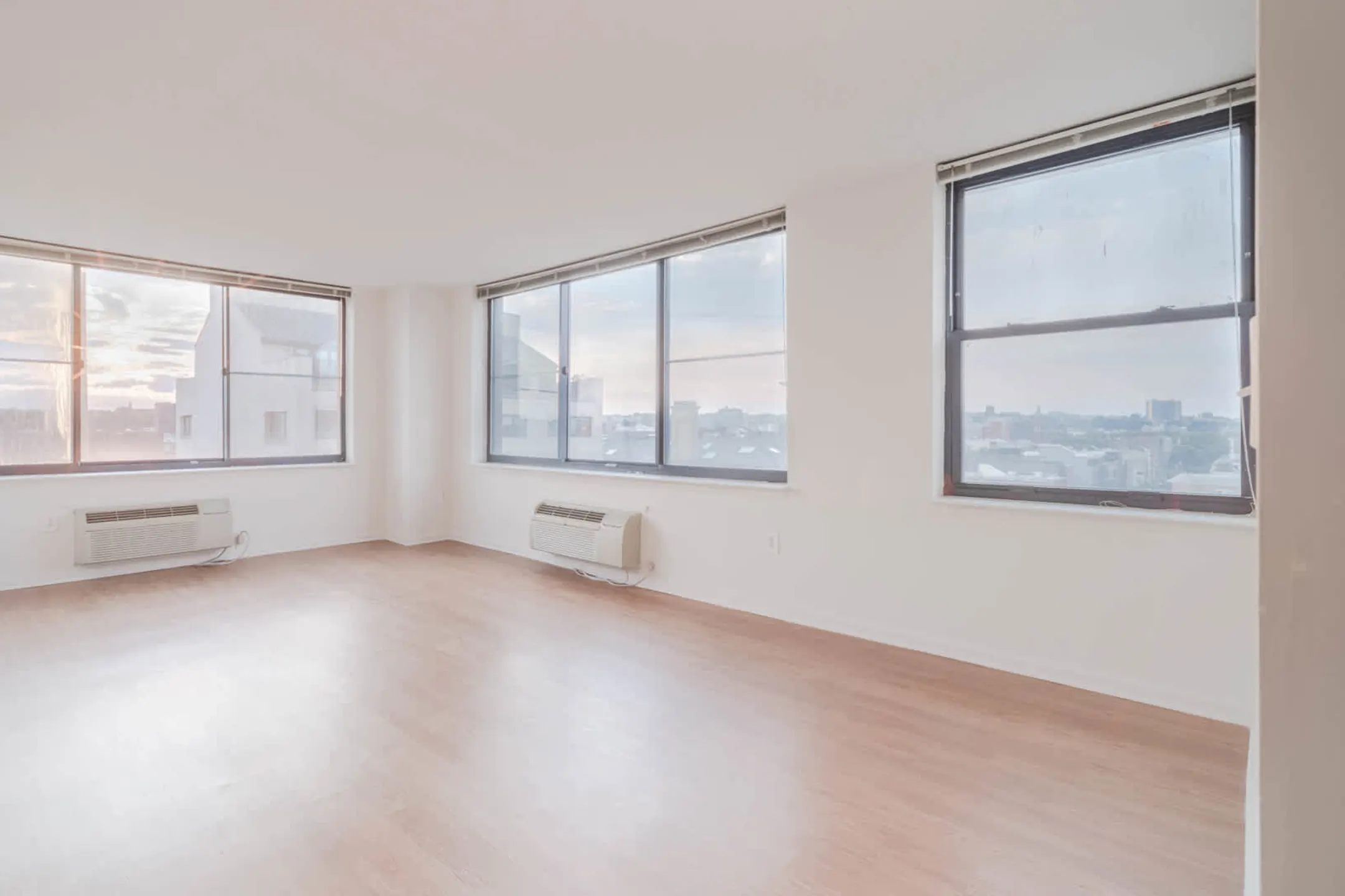Living Room - 77 Park Avenue - Hoboken, NJ