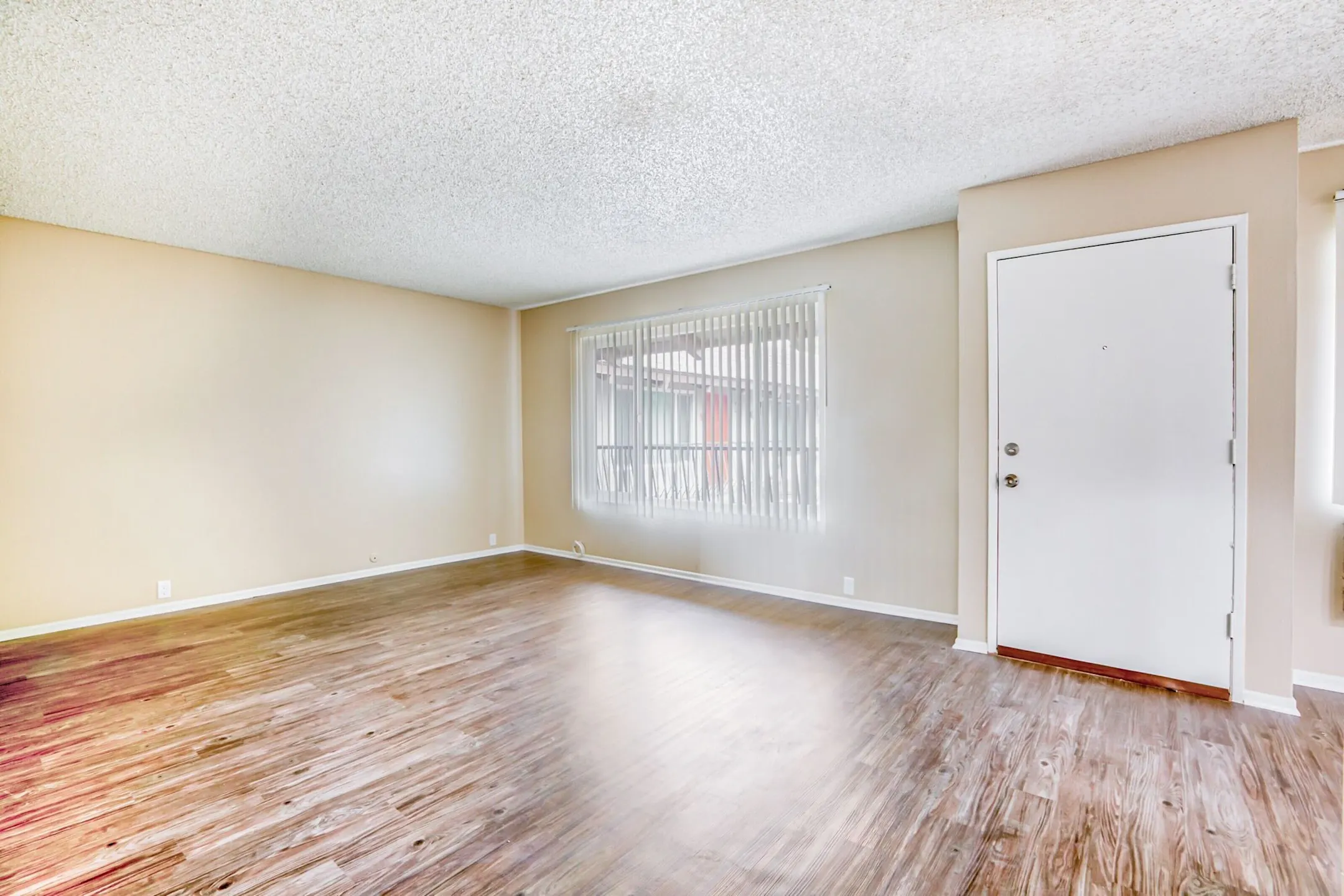 Park Plaza Apartments Bellflower, CA 90706