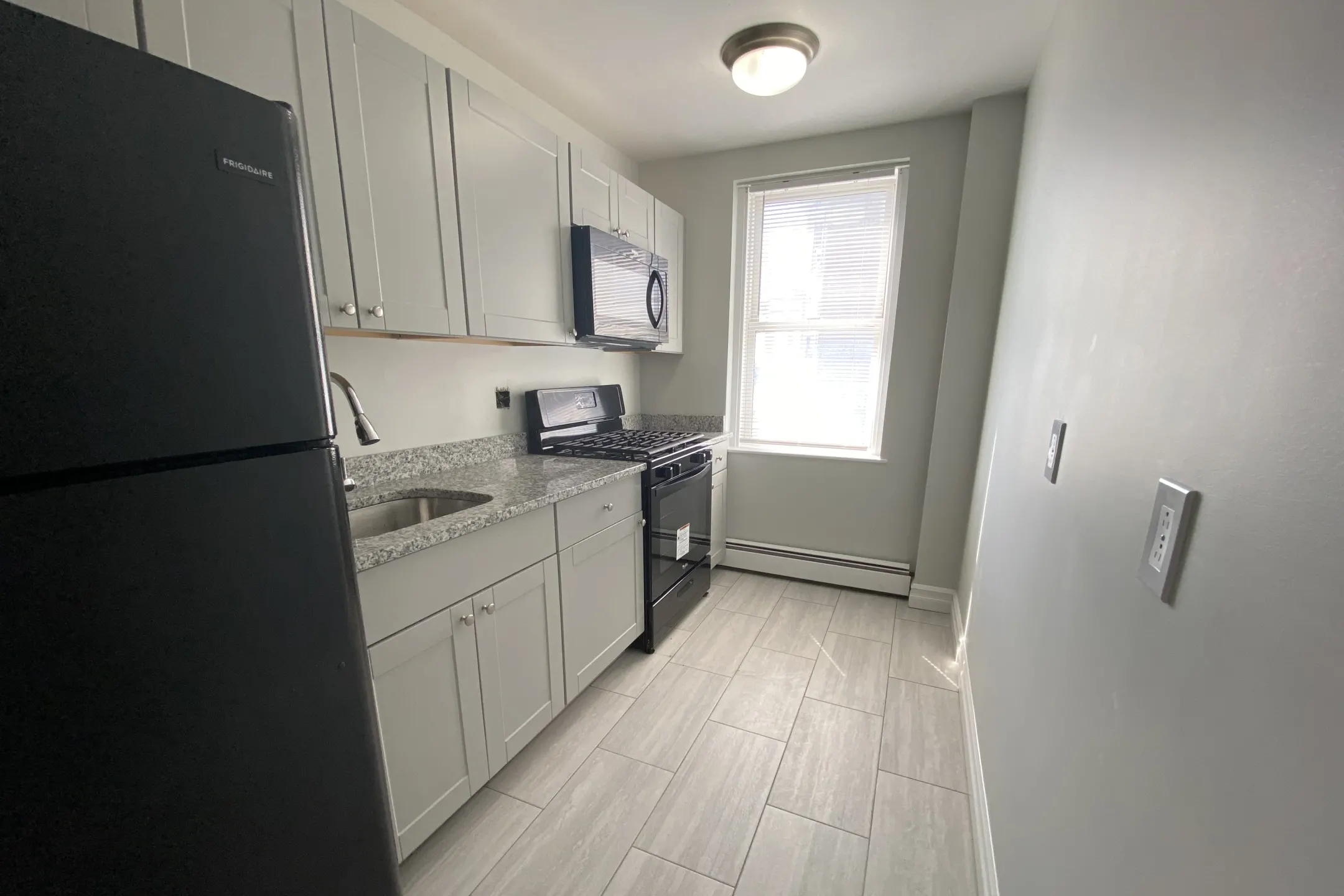 17 Beach Road Apartments Apartments Lynn, MA 01902