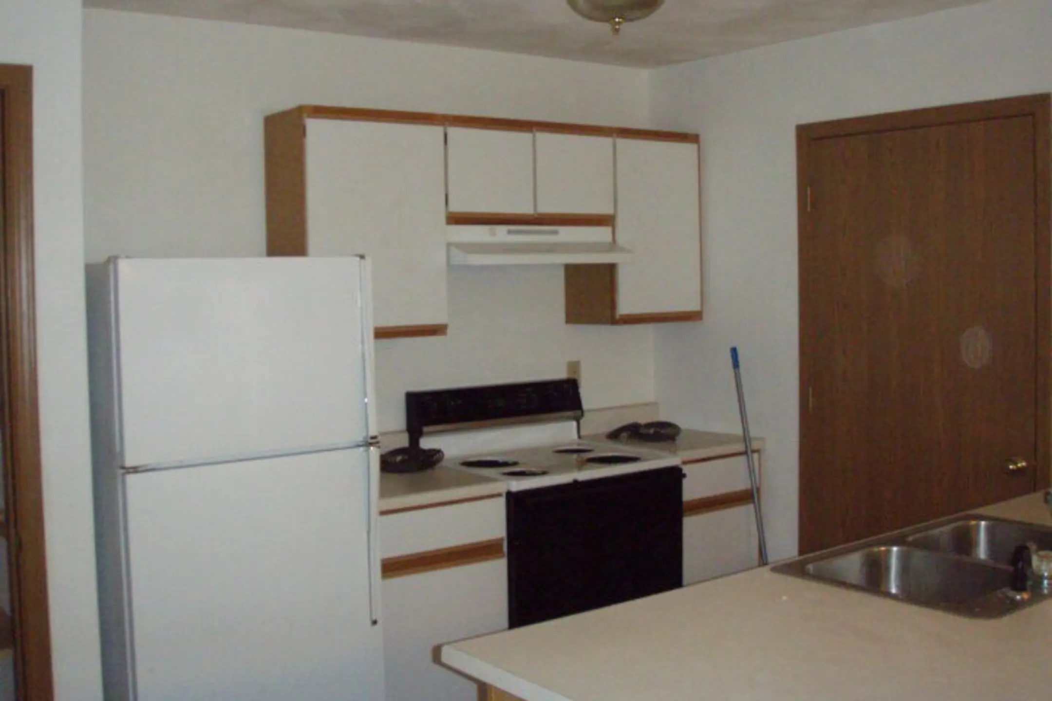 Kitchen - Rockwood Apartments - Shiloh, IL