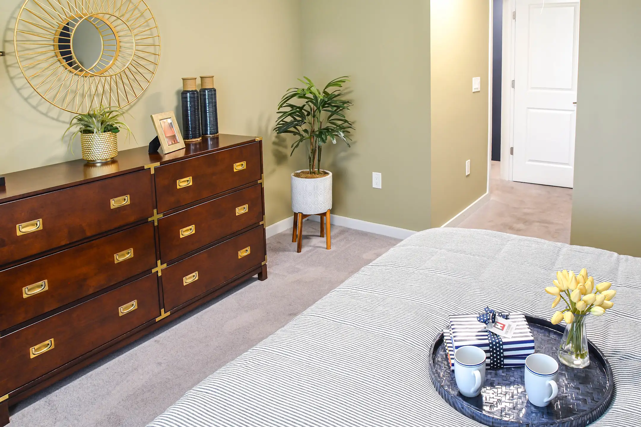 Bedroom - Hawthorne Square - Hawthorne, NJ
