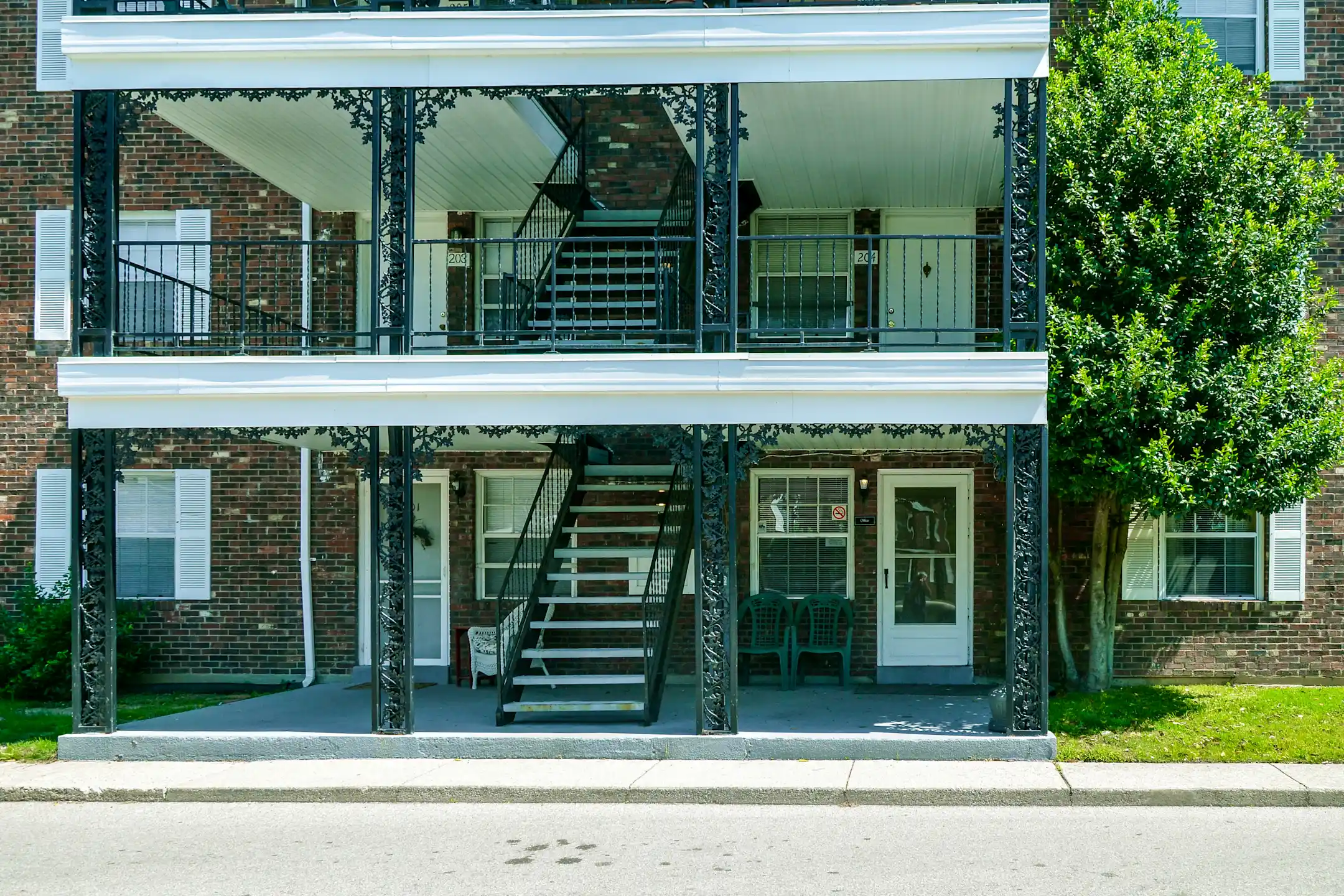 Whispering Hills Southeast Apartments Louisville, KY 40219