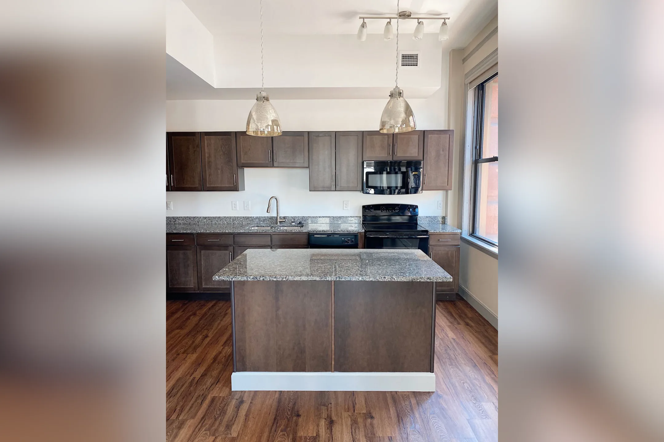 Kitchen - The Atlas Apartments - Columbus, OH