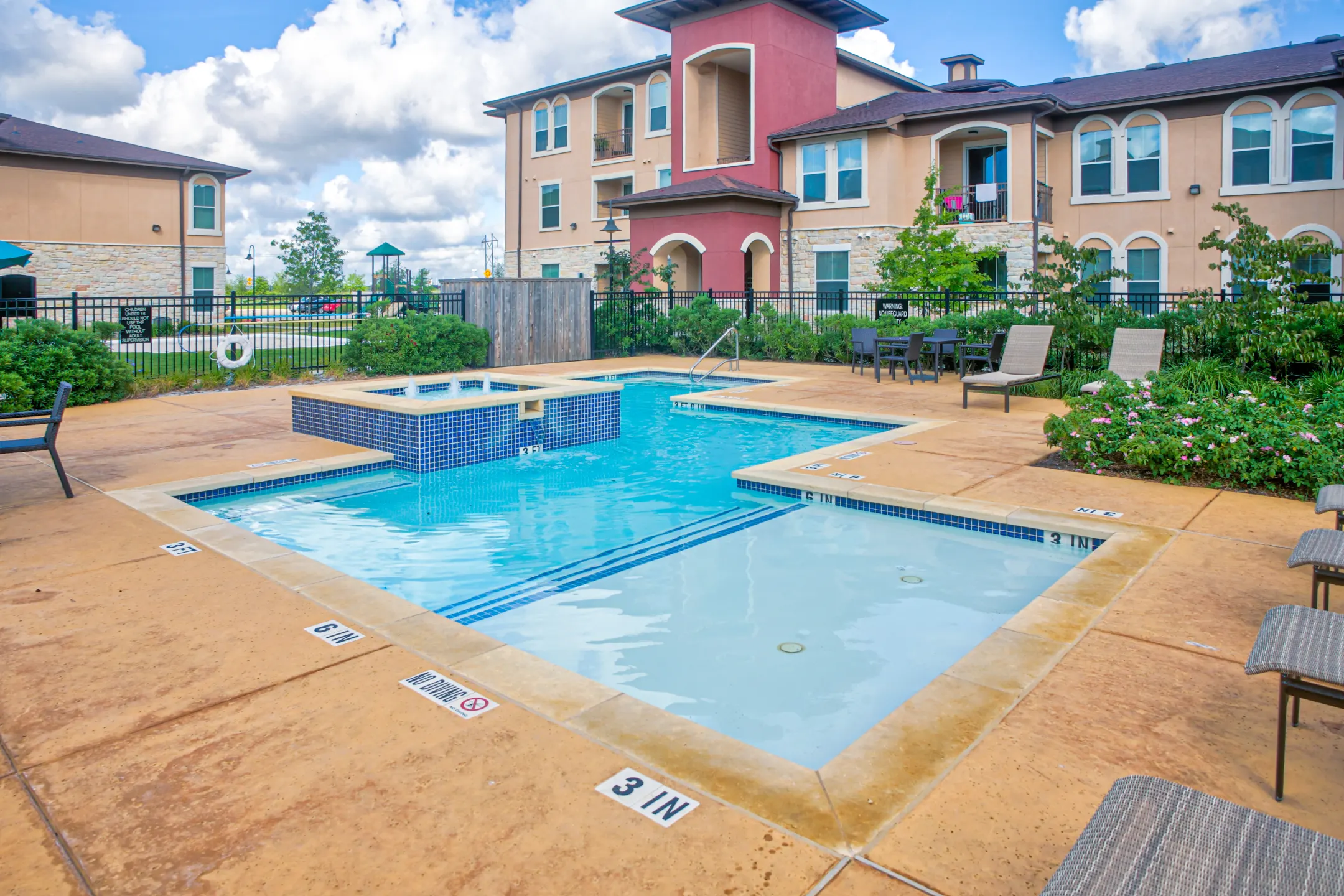 Pool - Highland Villas Apartments - Bryan, TX