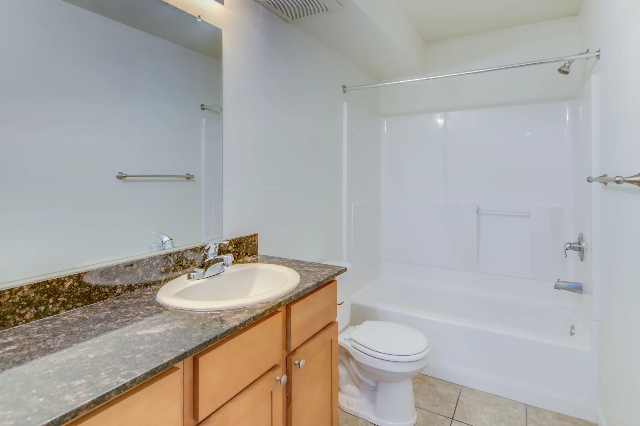 Granite Falls At Silver Lake Apartments New Brighton, MN 55112