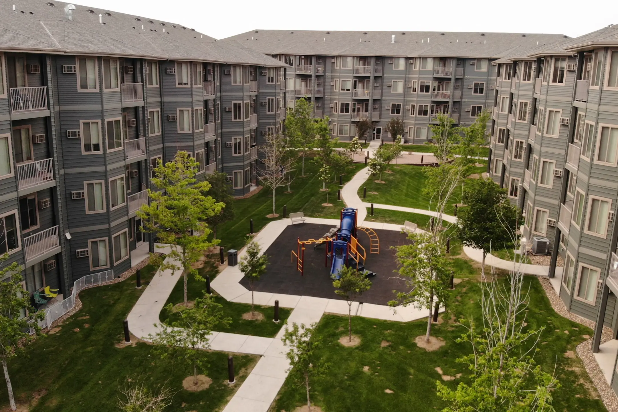 Eagle Crest Apartments 3710 26th Street W Williston, ND Apartments