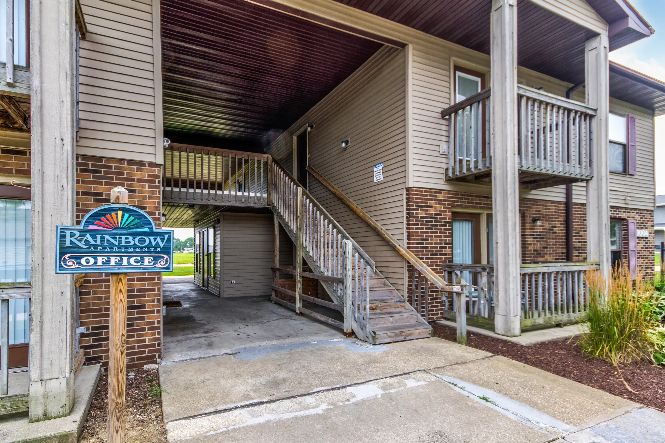 Urbana Estates - 1004 South Smith Road | Urbana, IL Apartments for Rent ...