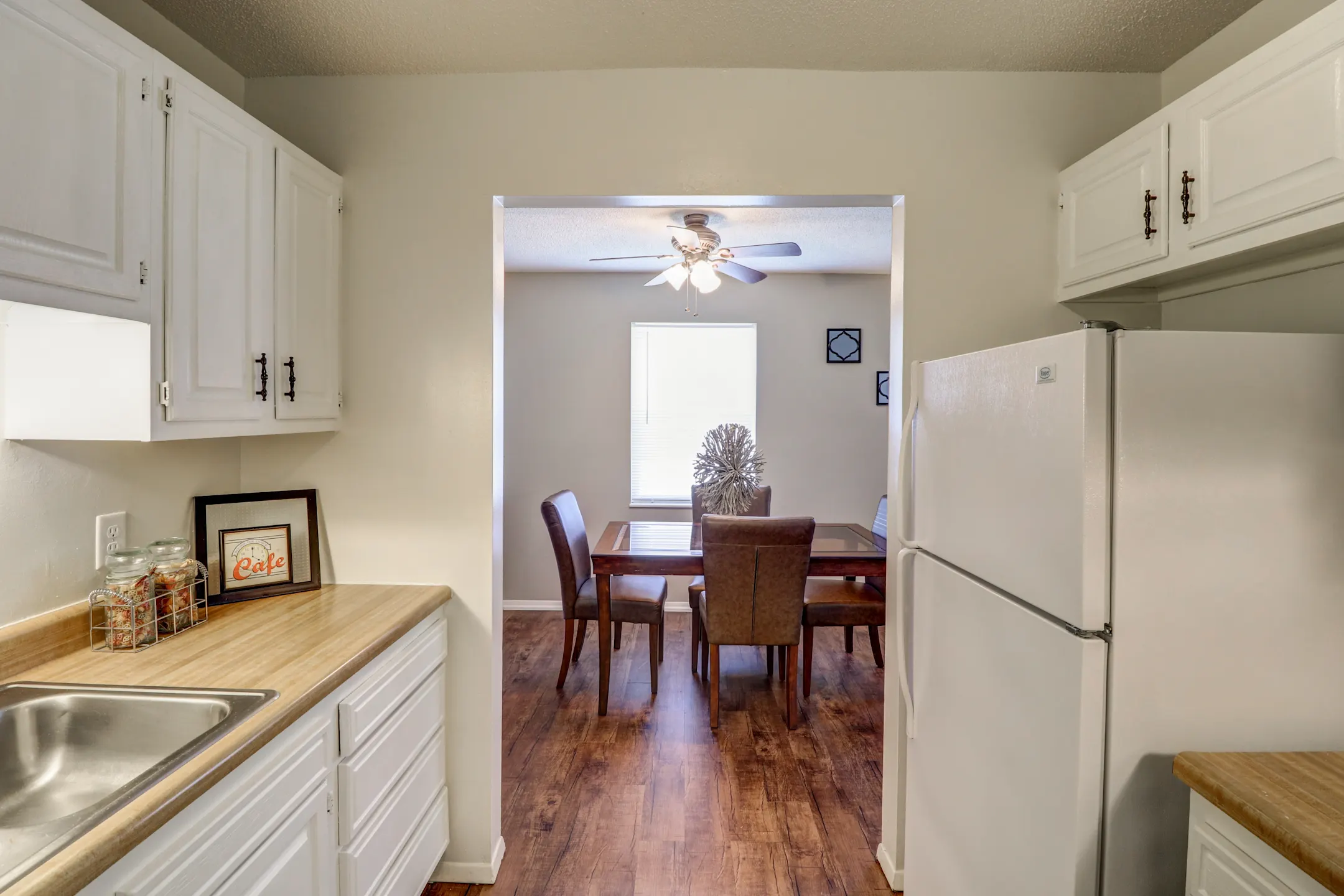 Diamond Valley Apartment Homes Apartments Evansville, IN 47710