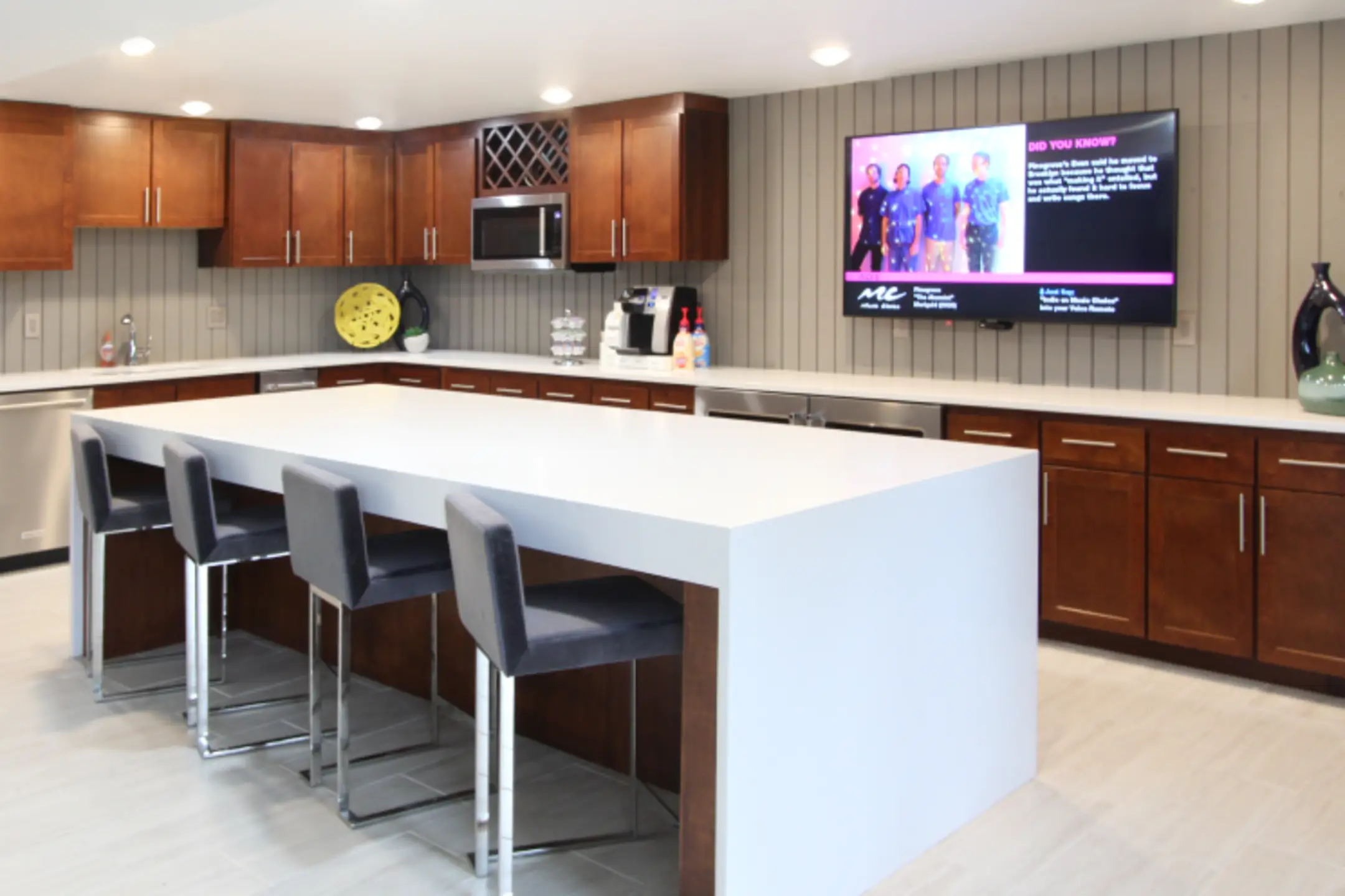 Alpine Village Apartments La Vista, NE 68128