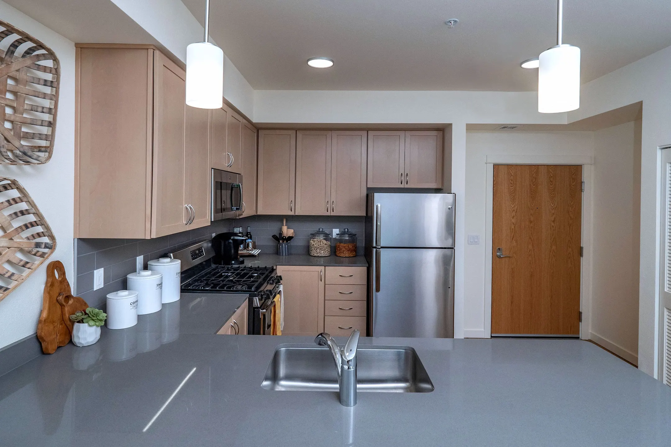 Amazon Corner Apartments Apartments Eugene, OR 97405