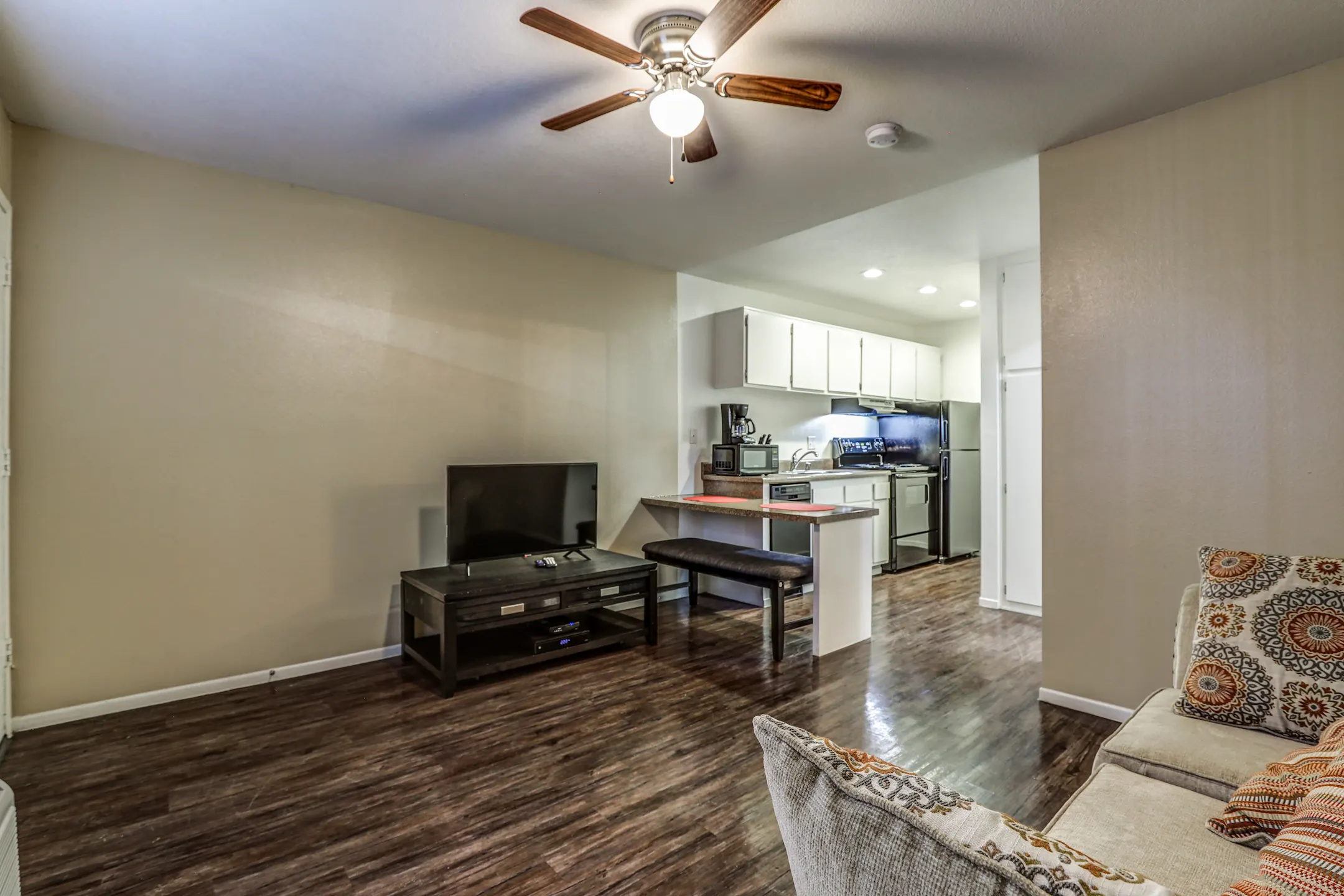 Centrepointe Apartments Colton, CA 92324