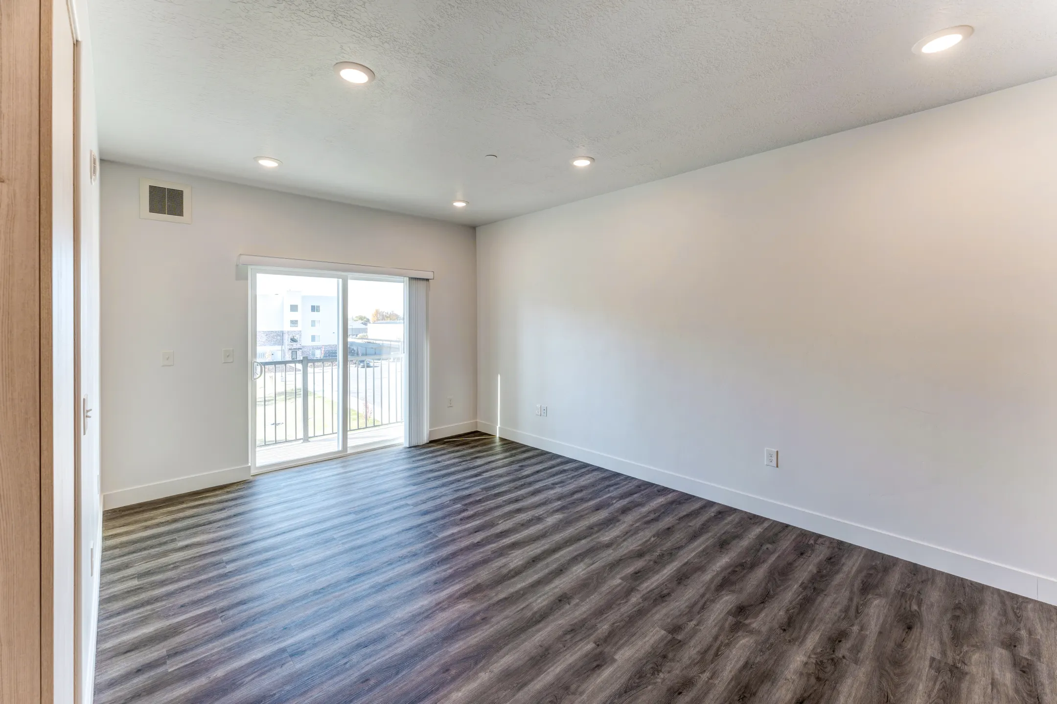 Living Room - Wall and 17th Apartments - Ogden, UT