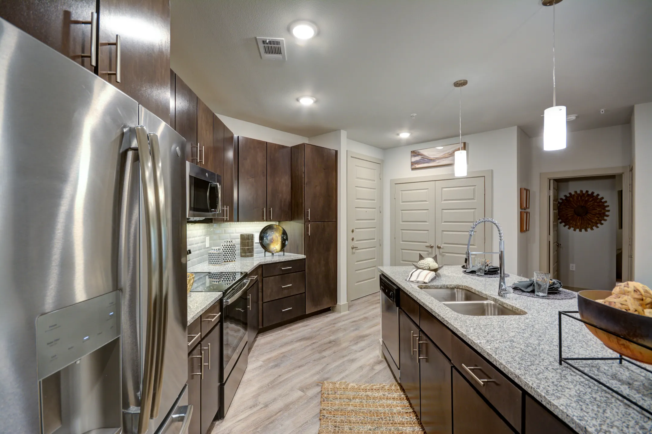 Kitchen - Rocklyn Apartments - Fort Worth, TX
