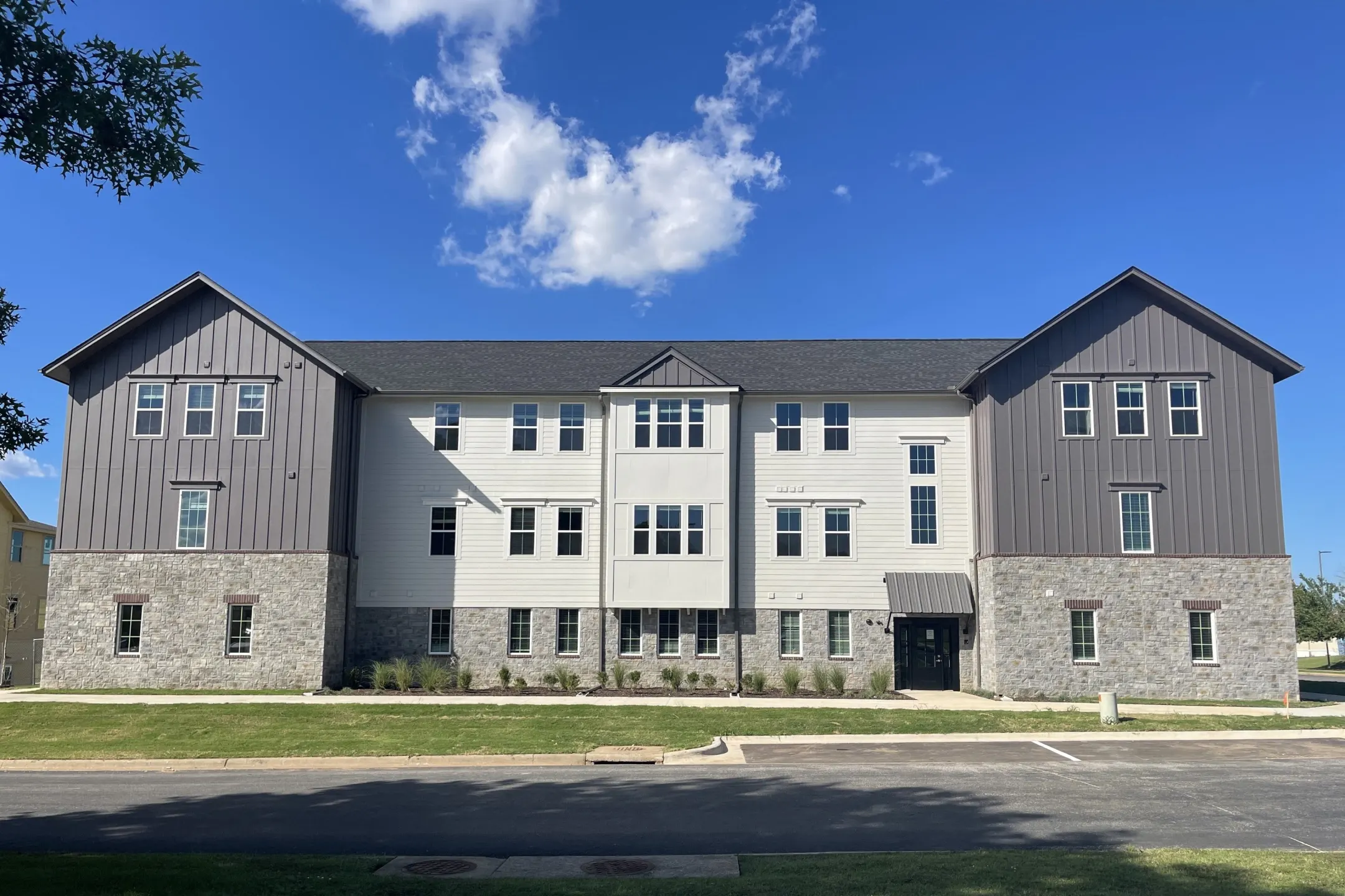 Pure Lowell 520 Commerce Creek Dr Lowell, AR Apartments for Rent