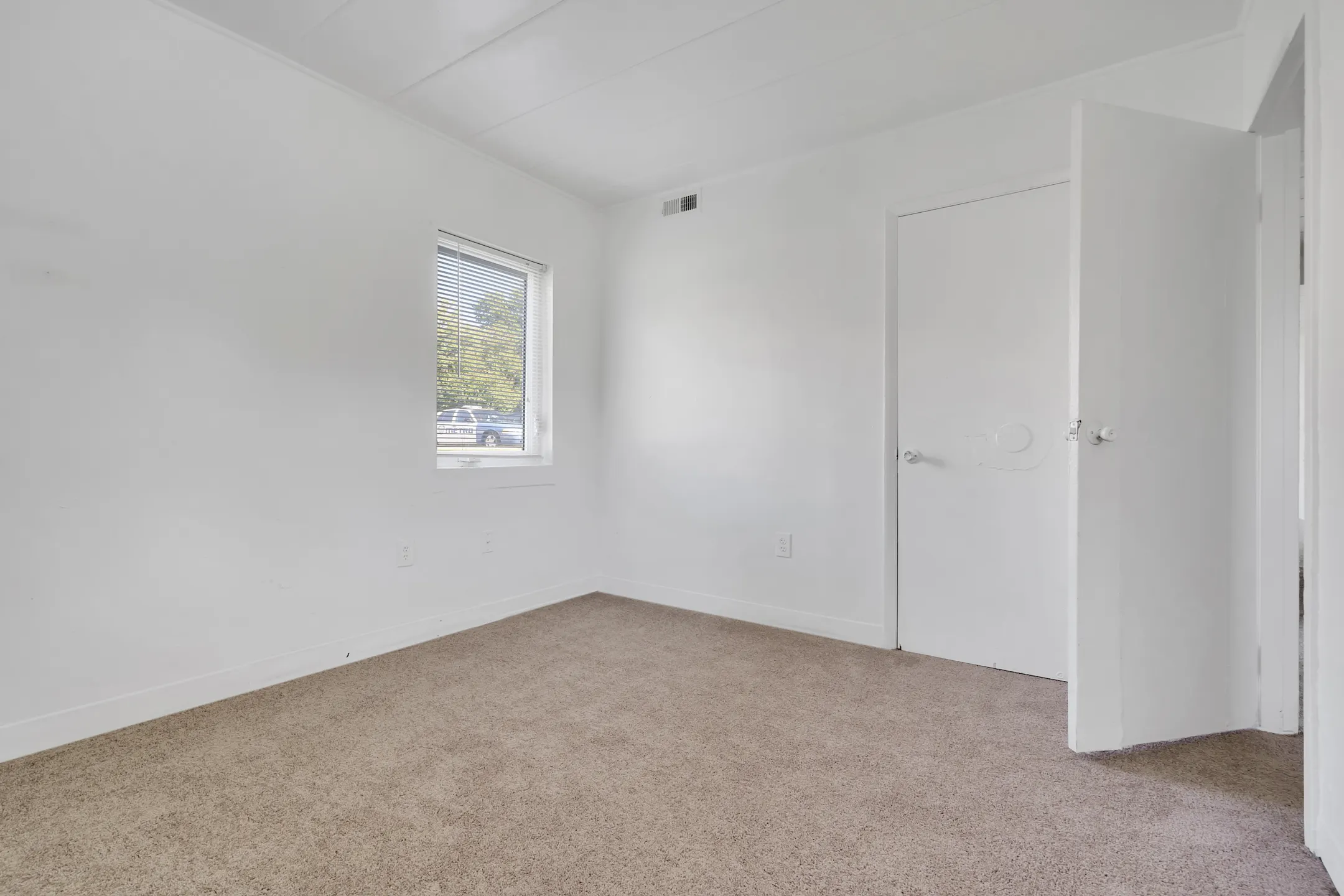 Bedroom - 5501 @ Norwood - Cincinnati, OH