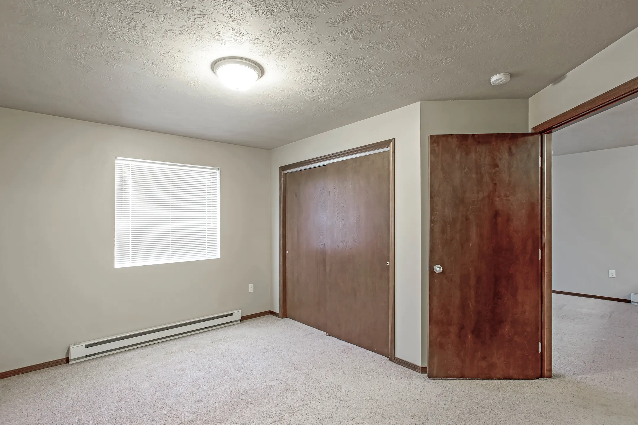Bedroom - Auburn Manor Apartments - Sioux Falls, SD
