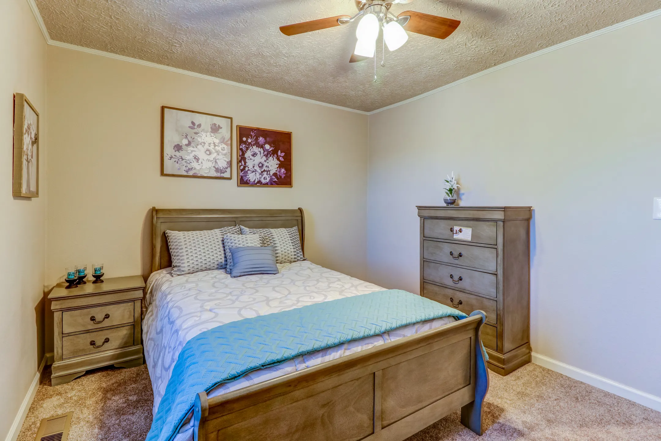 Bedroom - Aspen Meadow Apartments - Hopkinsville, KY
