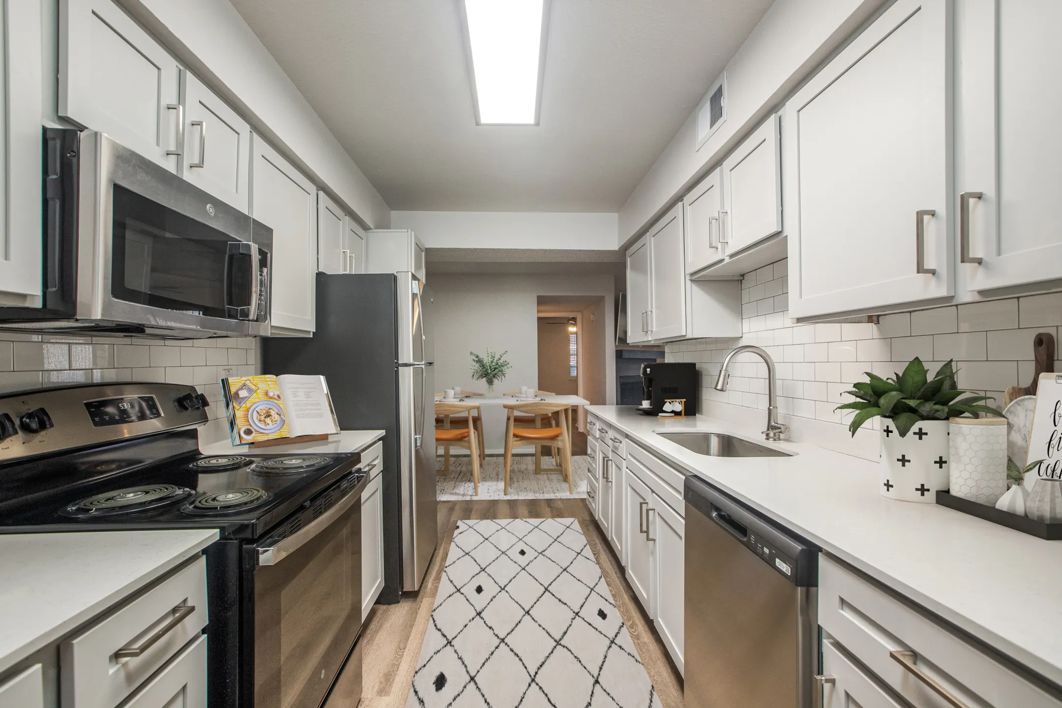 Kitchen - Presidio Apartments - Allen, TX