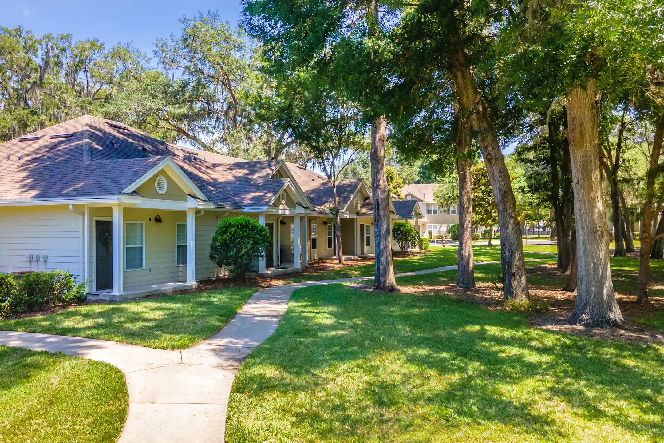 Spring Lake Cove Apartments Fruitland Park, FL 34731