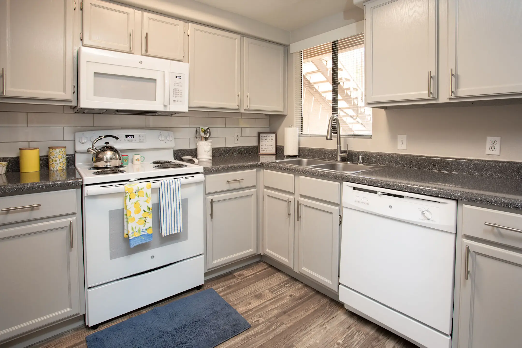Kitchen - Mountain Park Ranch - Phoenix, AZ